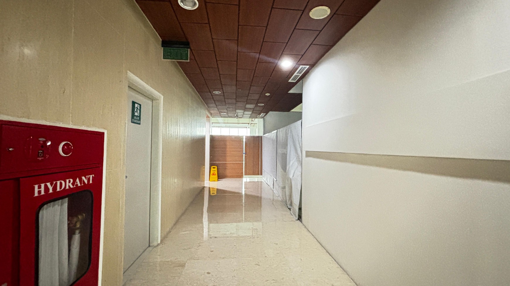 Ruang Kantor Di Sarana Square Tebet, Lokasi Strategis Dekat Jl. MT Haryono