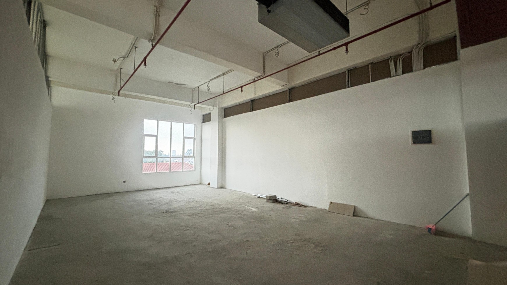Ruang Kantor Di Sarana Square Tebet, Lokasi Strategis Dekat Jl. MT Haryono