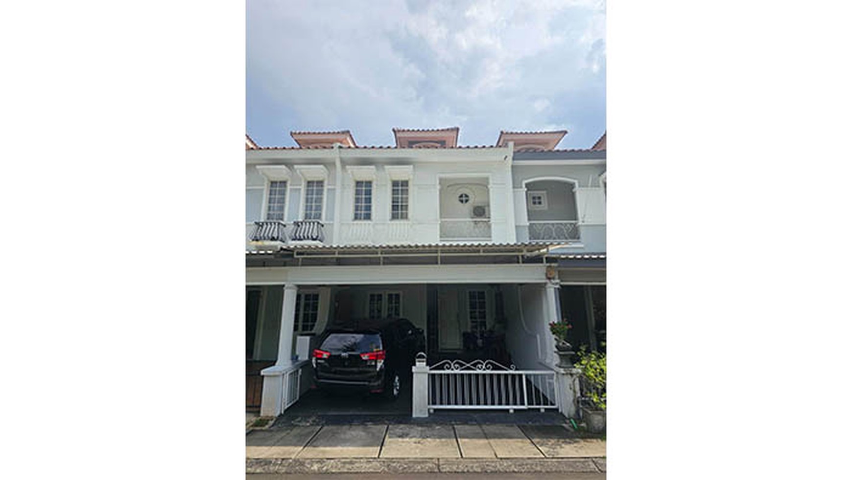Rumah Bukit Gading Mediterania, Kelapa Gading