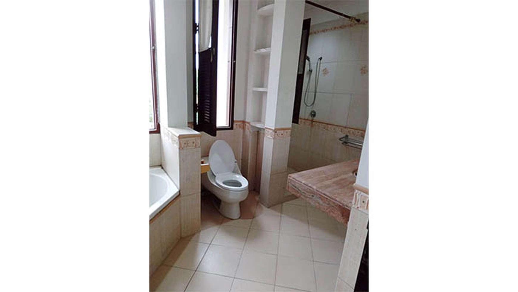 Rumah Villa Gading Indah, Kelapa Gading