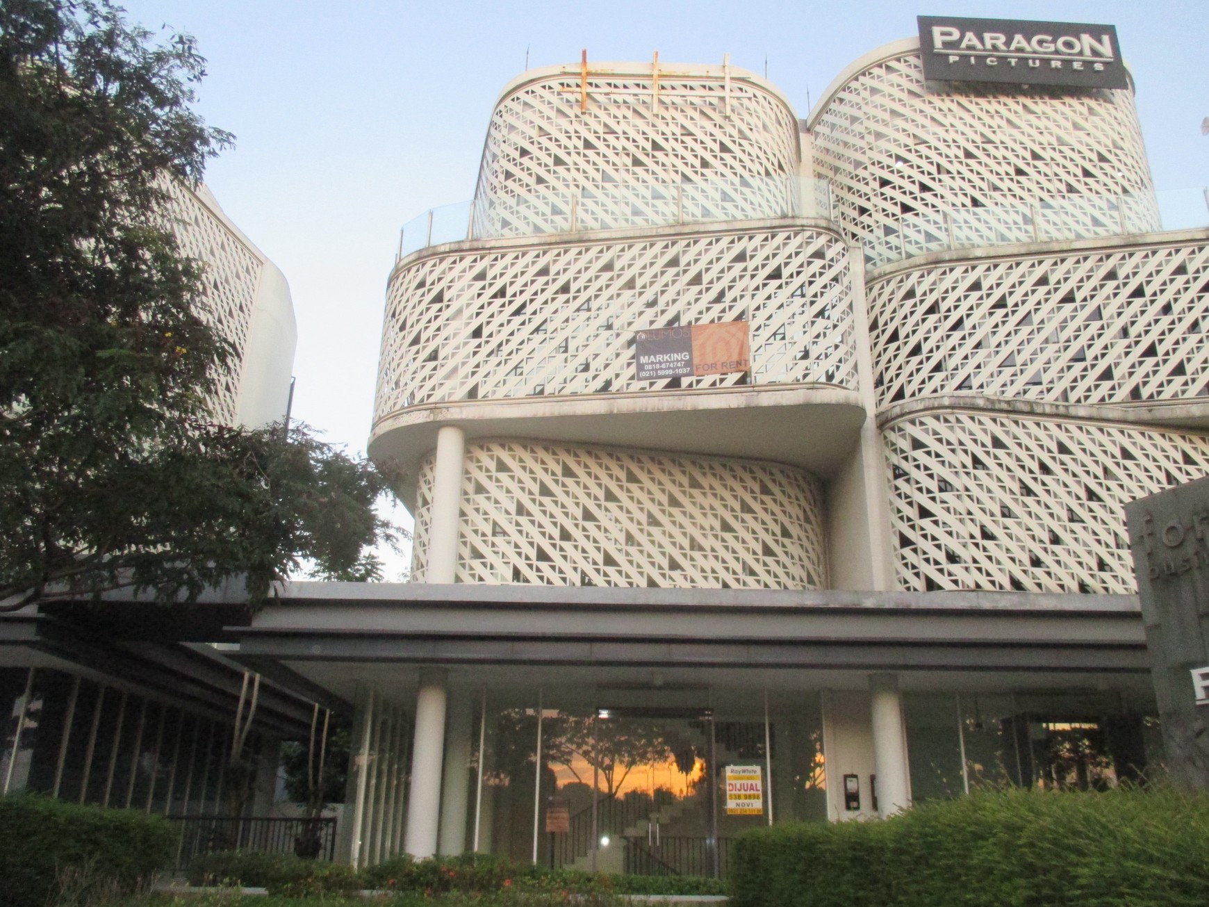 Disewa ruko strategis di foresta business loft 2 bsd city  hadap jalan raya siap huni