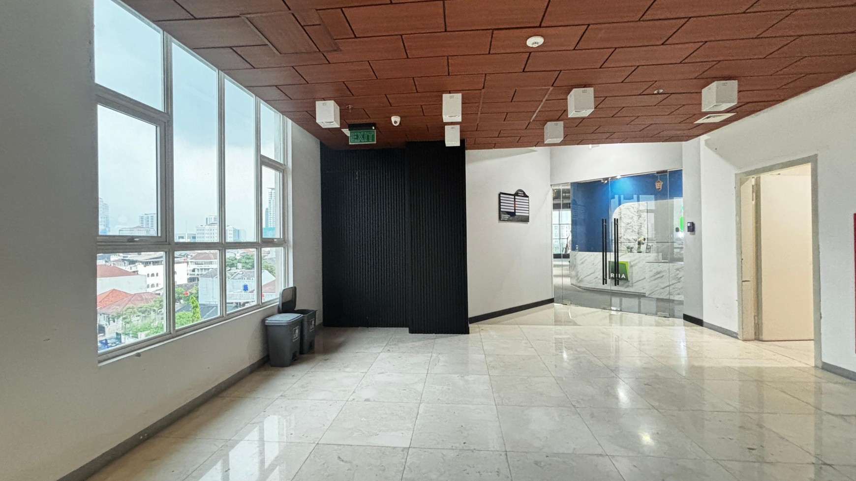 Ruang Kantor di Gedung Sarana Square Tebet Barat, Lokasi Strategis Hanya 5 Menit Ke Tol Pancoran