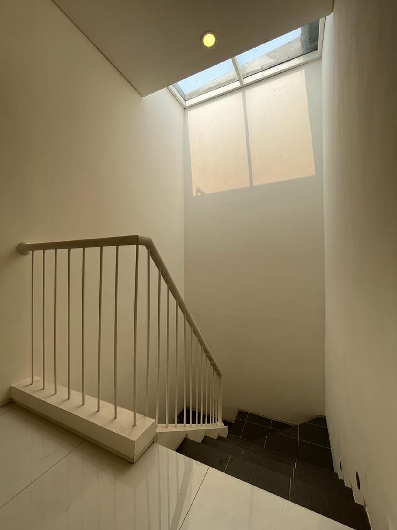 SISA 2 UNIT! Rumah Baru Modern Minimalis - Cluster Eksklusif Cinere