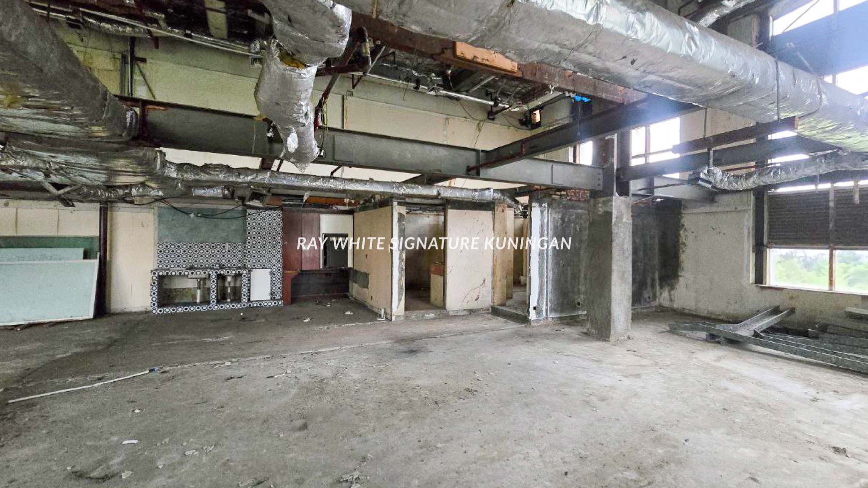 Dijual Private Office Menara Imperium Lantai P11 di Rasuna Said