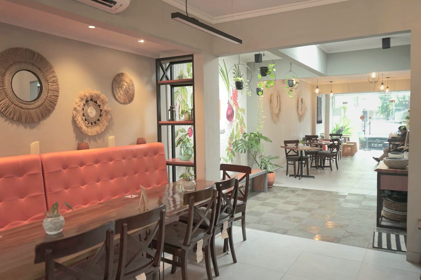 Ruang Usaha Lokasi Strategis dan Kawasan Ramai @Mampang, Jakarta Selatan