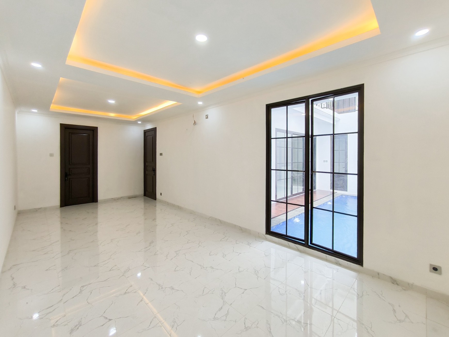 Rumah ada swimming pool,jalan lebar di Bintaro Jaya 9