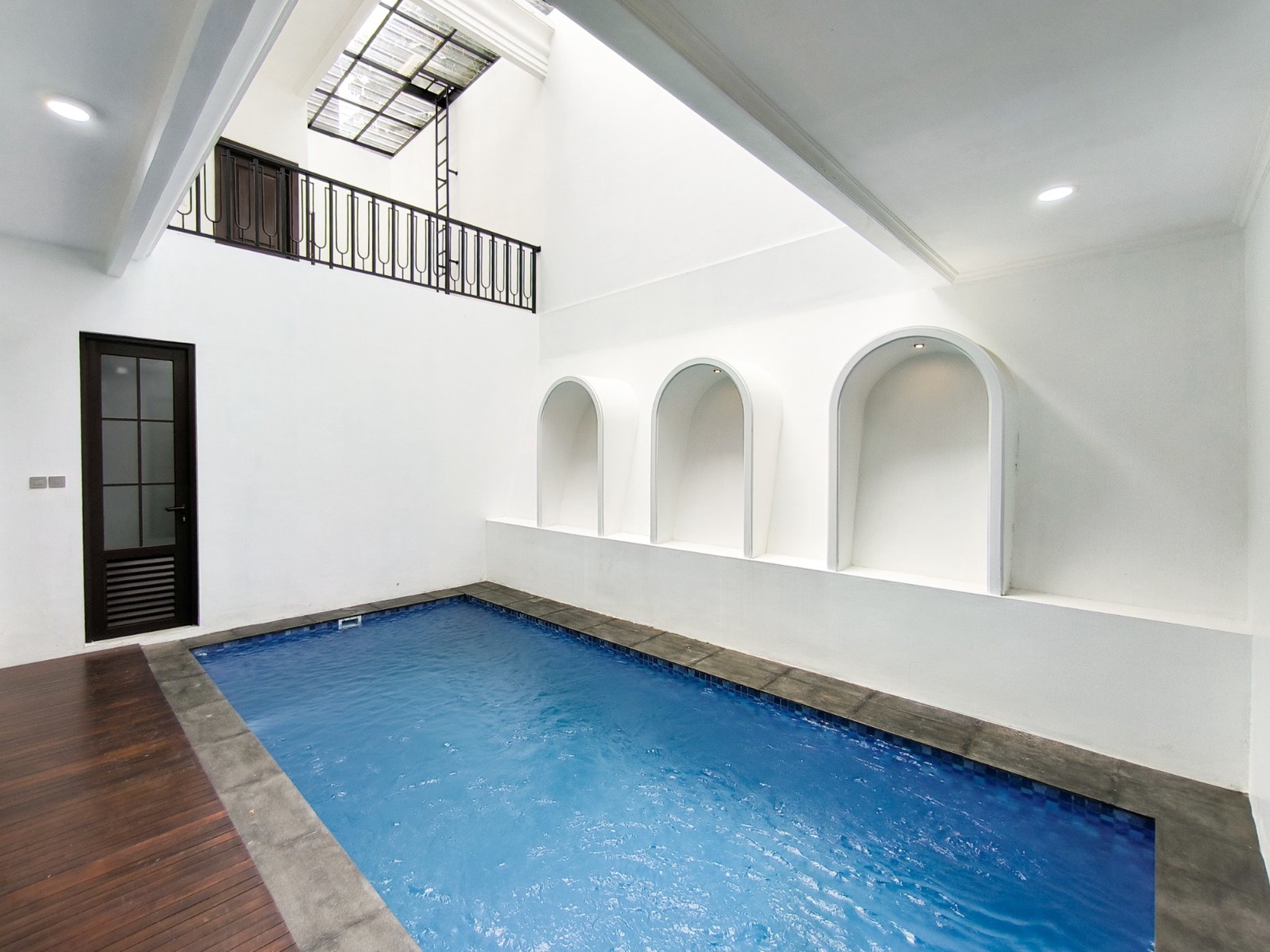 Rumah ada swimming pool,jalan lebar di Bintaro Jaya 9