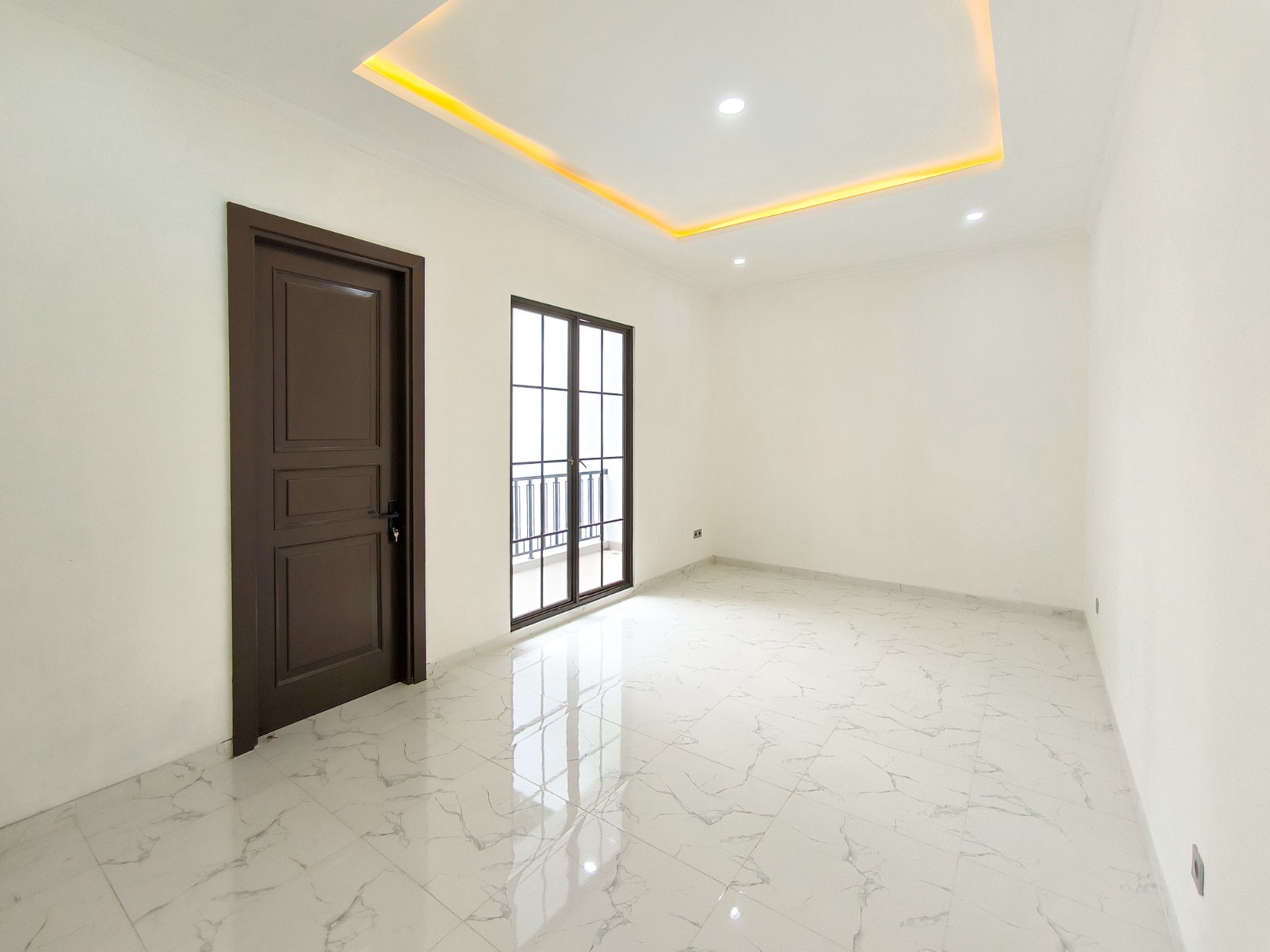 Rumah ada swimming pool,jalan lebar di Bintaro Jaya 9