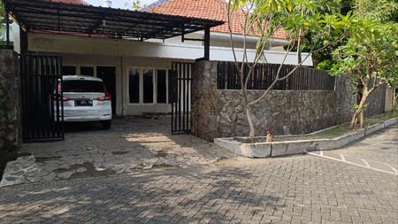 Dijual Rumah Luas Jemur Andayani | SHM, Dekat SMA Petra 5