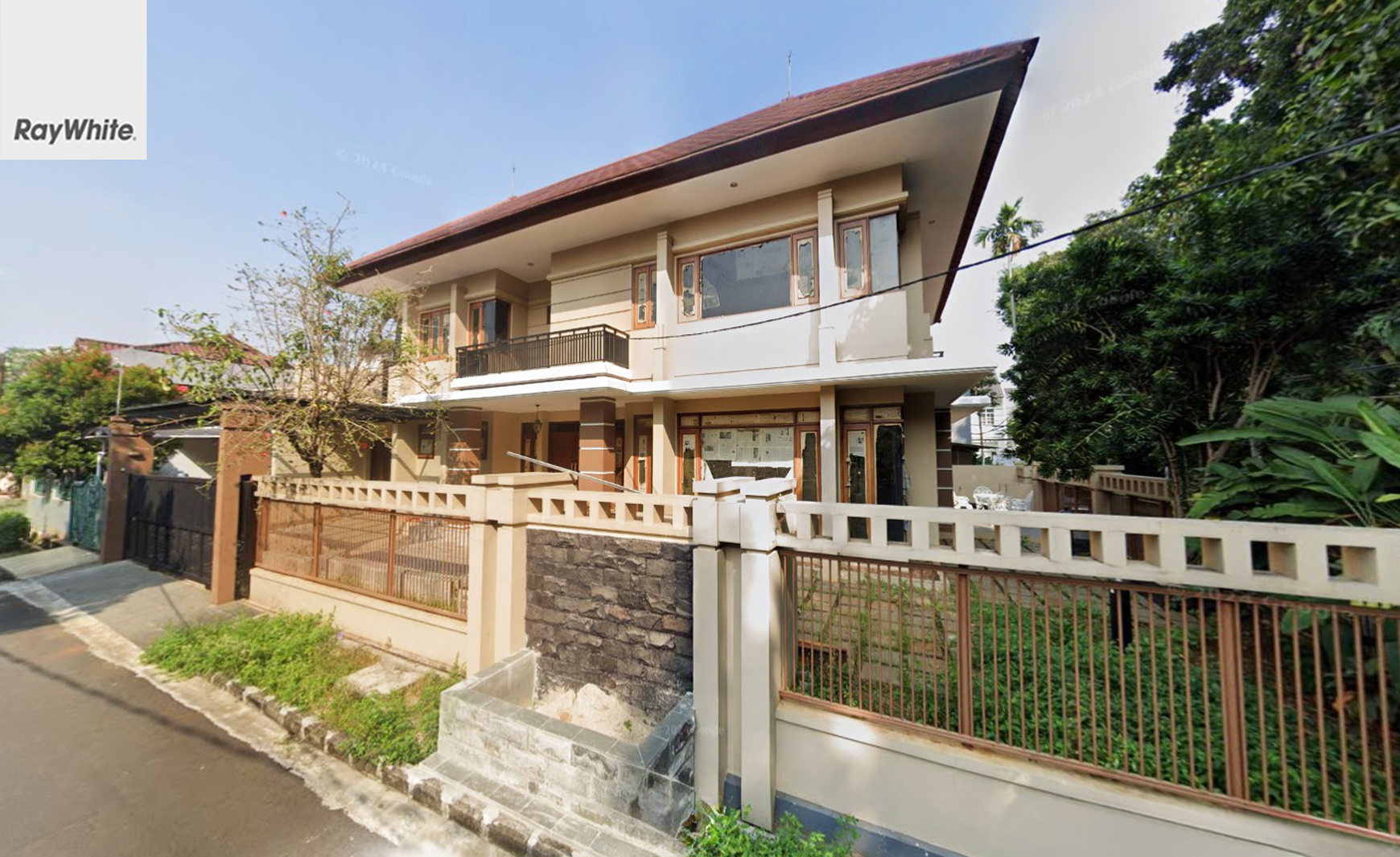 FOR SALE Murah Rumah Bagus 2.5 Lantai Baru Renovasi di Pondok Indah Kebayoran Baru Jakarta Selatan
