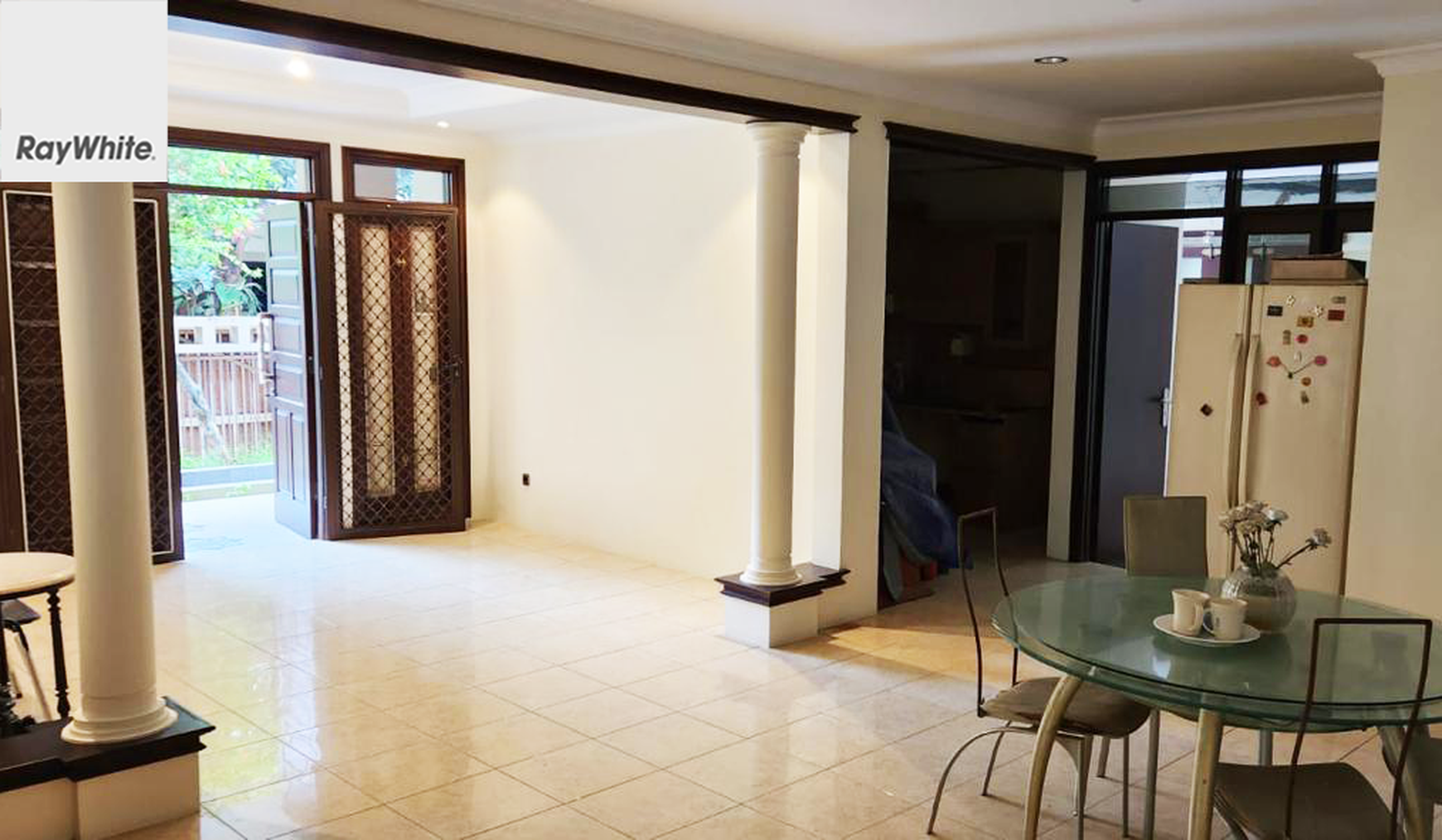 FOR SALE Murah Rumah Bagus 2.5 Lantai Baru Renovasi di Pondok Indah Kebayoran Baru Jakarta Selatan