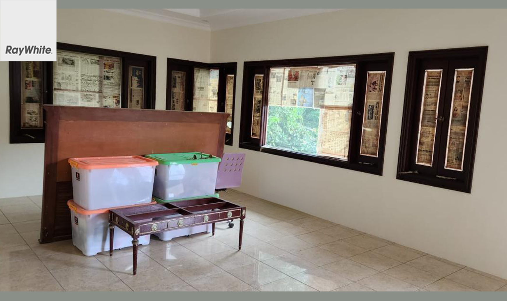 FOR SALE Murah Rumah Bagus 2.5 Lantai Baru Renovasi di Pondok Indah Kebayoran Baru Jakarta Selatan
