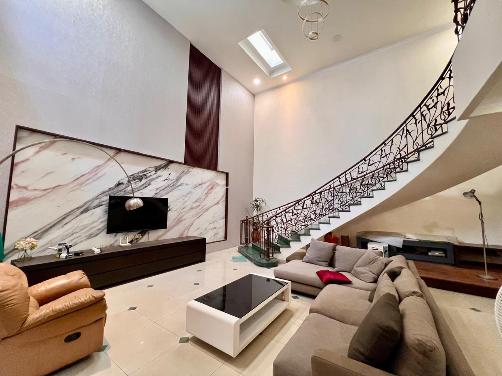 Rumah Mewah di Cluster Bintaro Sektor 9