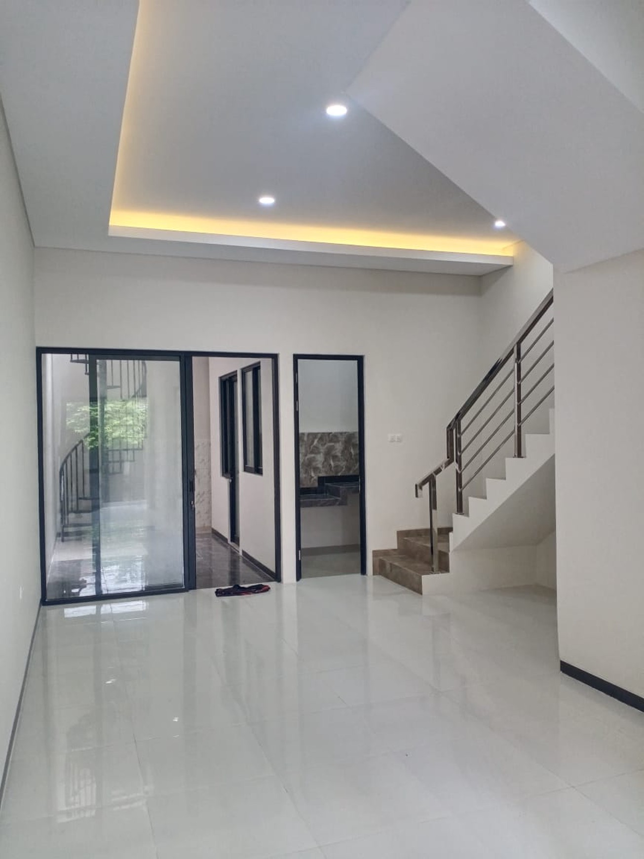 DIJUAL 2 RUMAH KEMBAR BARU SIAP HUNI VILLA KALIJUDAN INDAH, Surabaya Timur