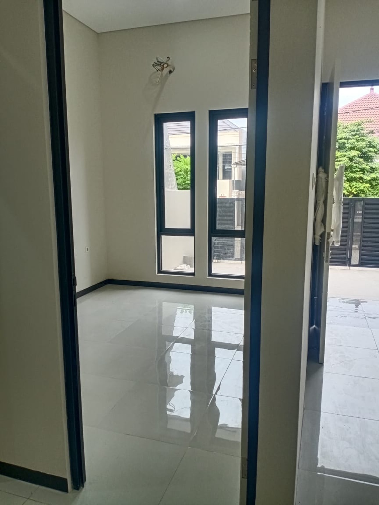 DIJUAL 2 RUMAH KEMBAR BARU SIAP HUNI VILLA KALIJUDAN INDAH, Surabaya Timur