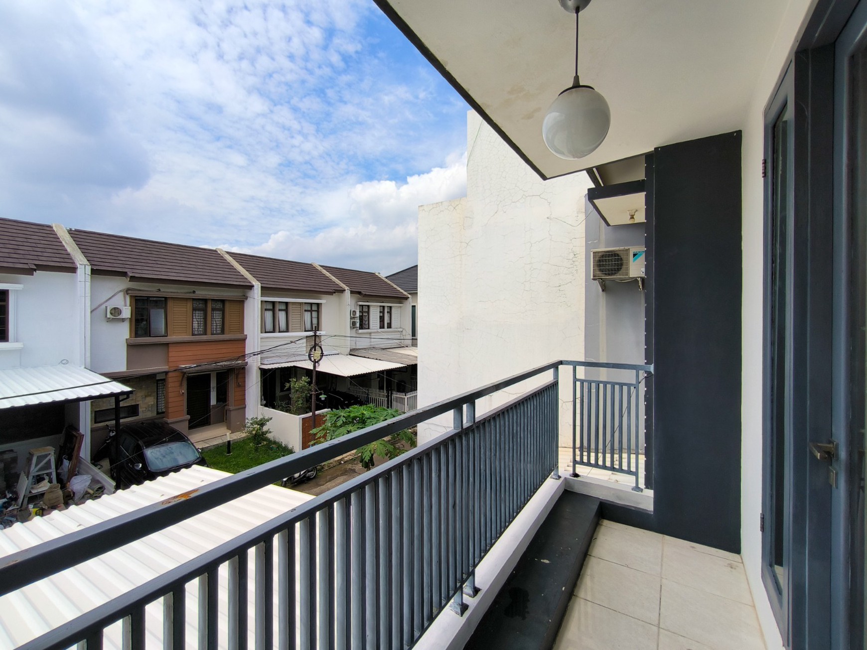 Rumah Secondary Bagus 2 Lantai Di Bsd Nusaloka Tangerang