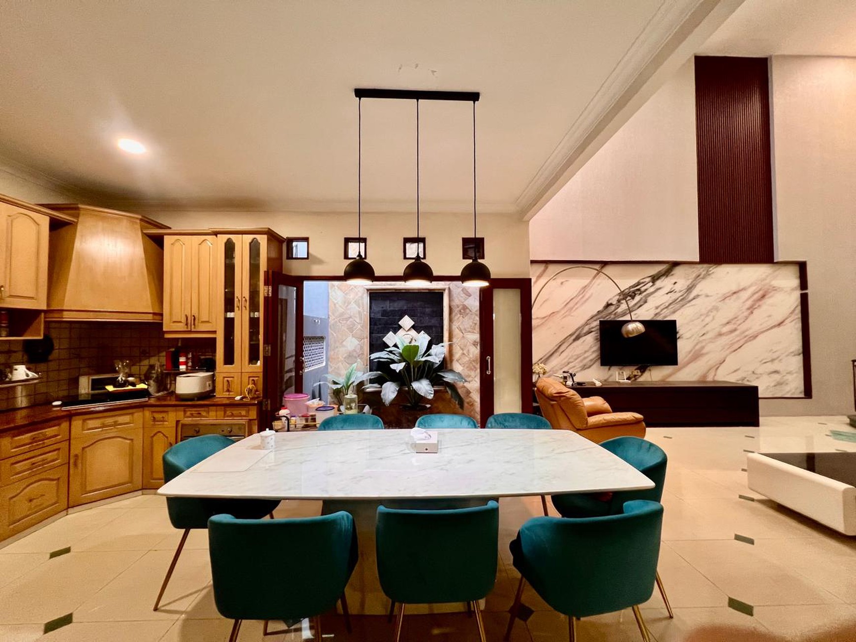 Rumah Mewah,3 lantai,dalam cluster di Bintaro Jaya 9