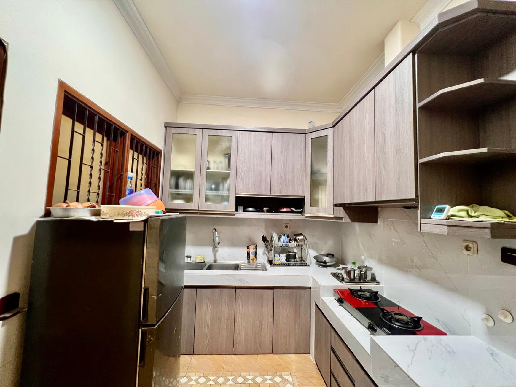 Rumah Mewah,3 lantai,dalam cluster di Bintaro Jaya 9