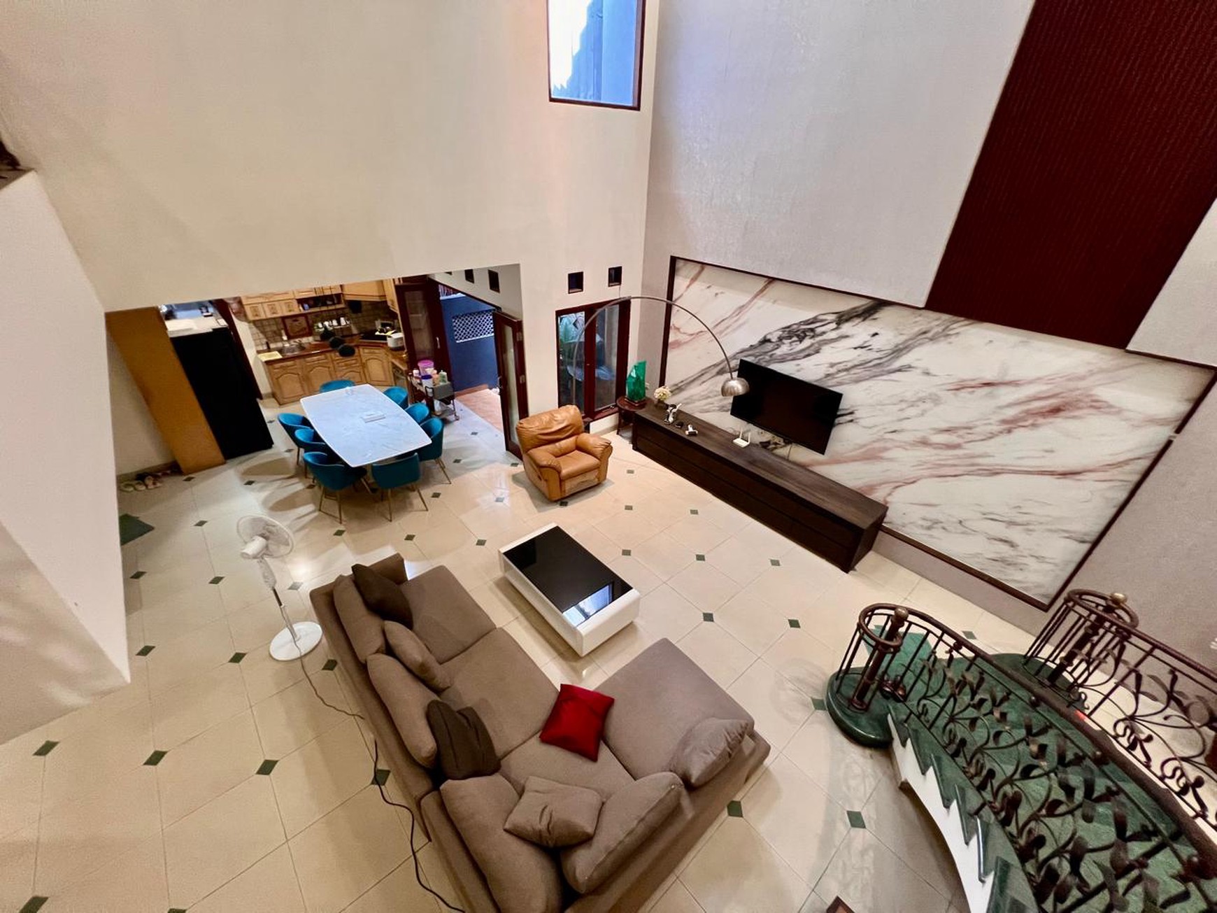 Rumah Mewah,3 lantai,dalam cluster di Bintaro Jaya 9