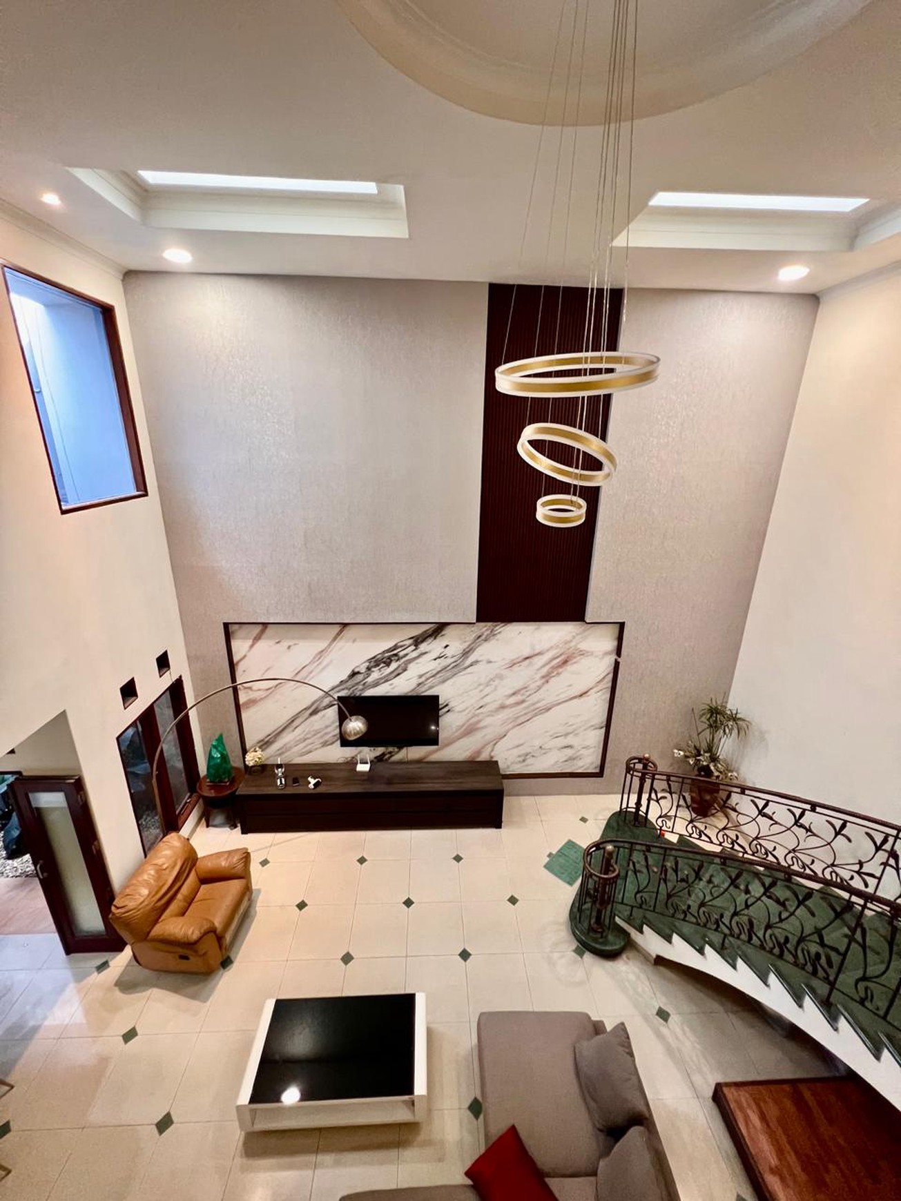 Rumah Mewah,3 lantai,dalam cluster di Bintaro Jaya 9