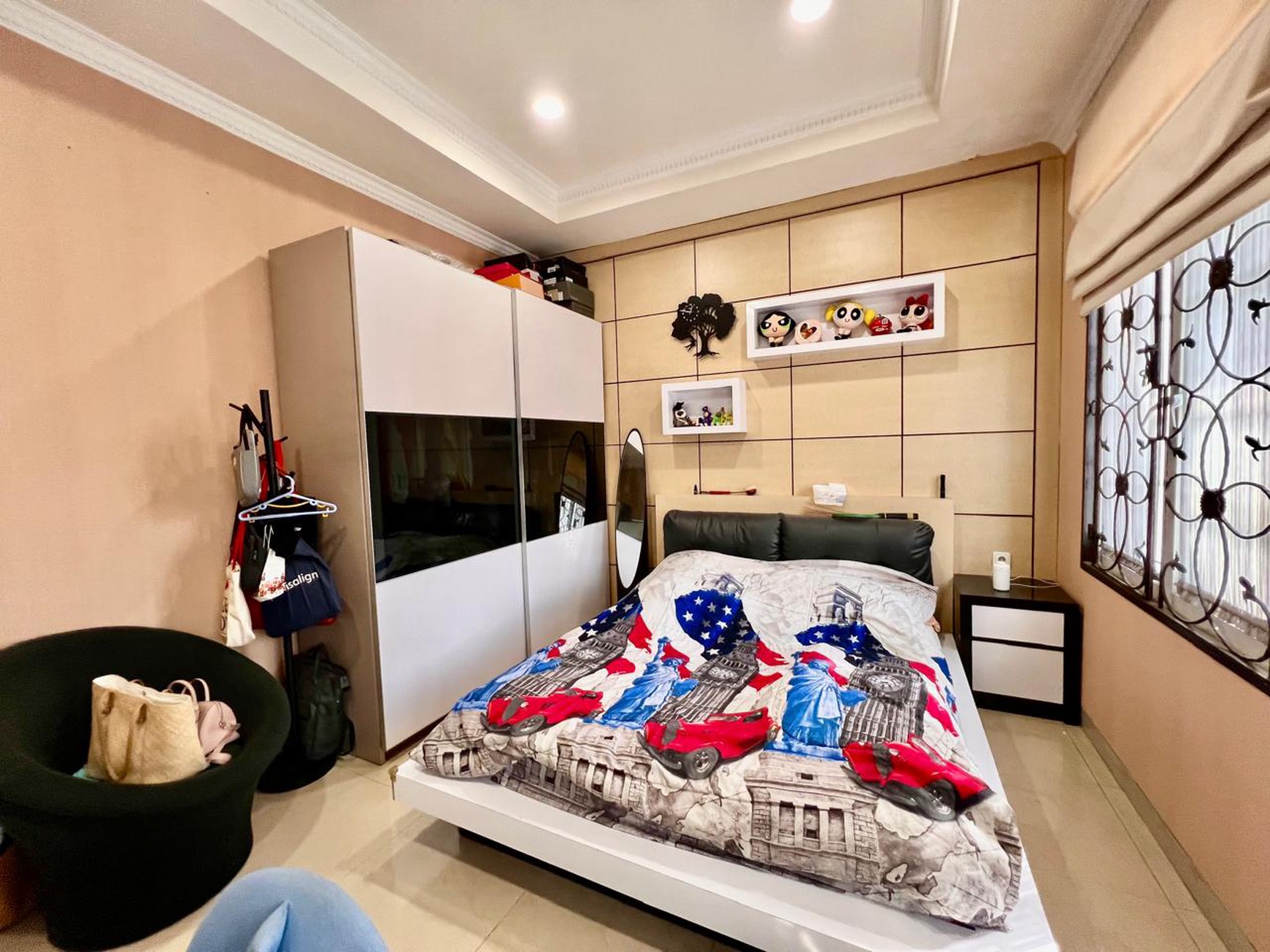 Rumah Mewah,3 lantai,dalam cluster di Bintaro Jaya 9