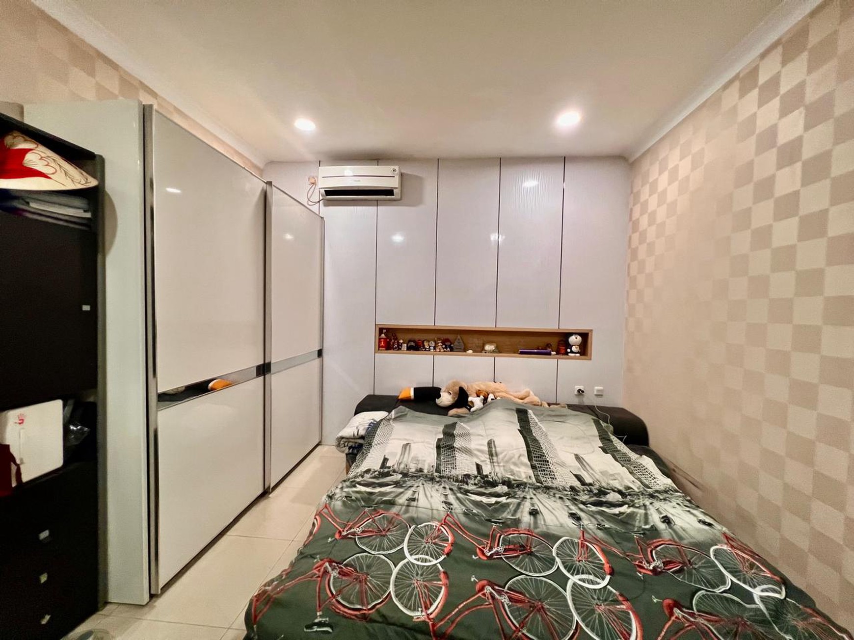 Rumah Mewah,3 lantai,dalam cluster di Bintaro Jaya 9