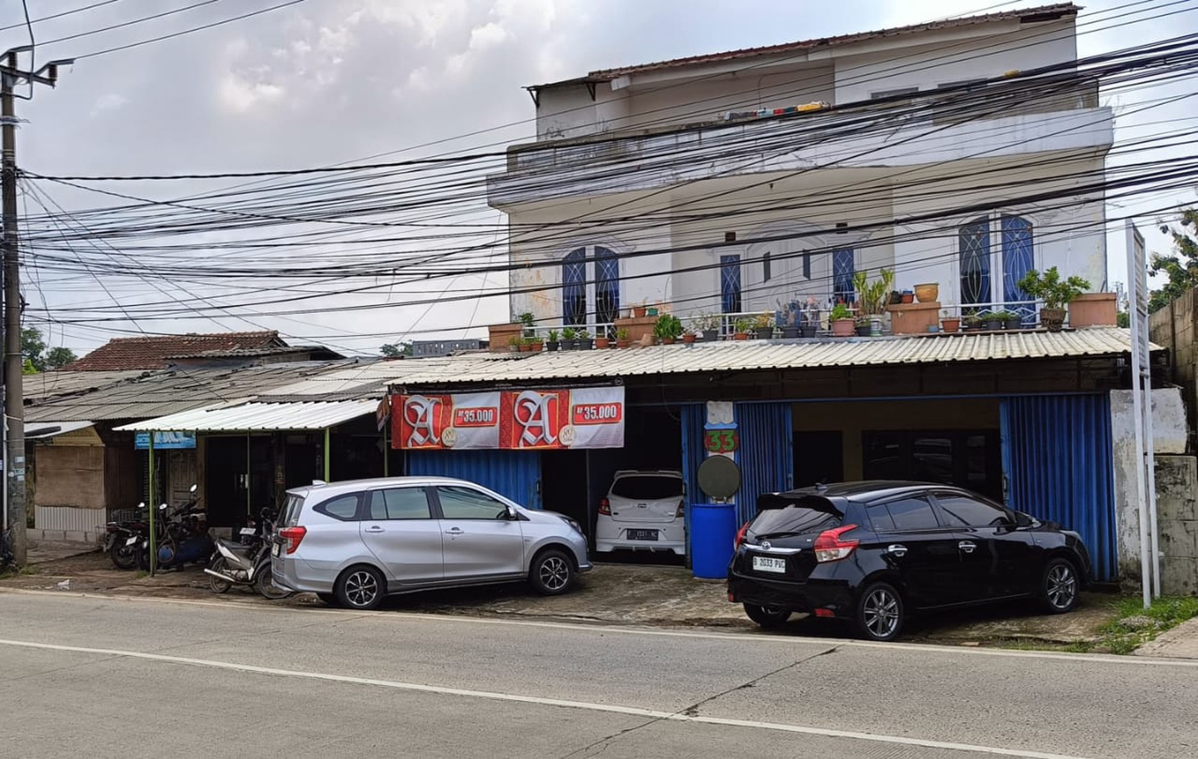 Rumah 3 lantai dan 4 ruko jalan raya Cibinong Pemda Bogor