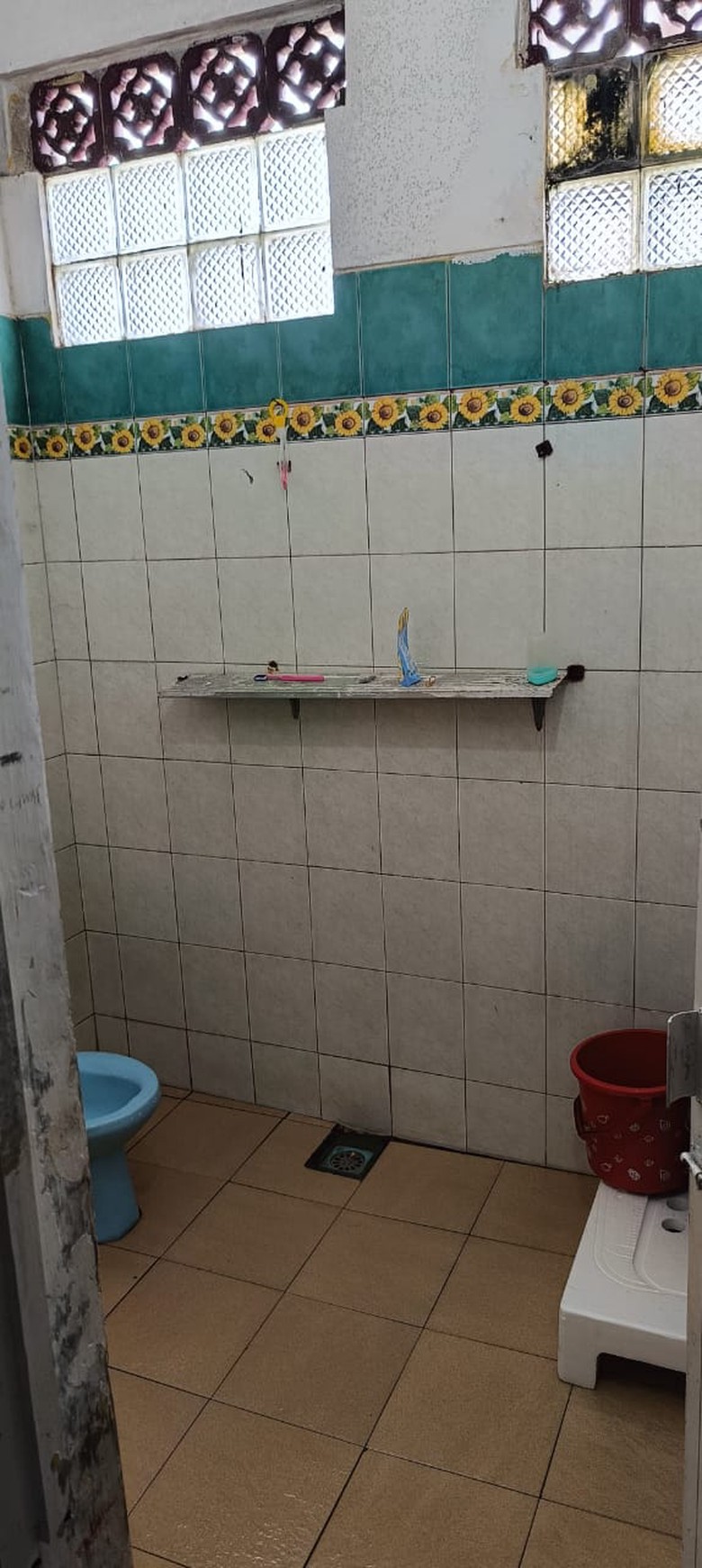 Rumah 3 lantai dan 4 ruko jalan raya Cibinong Pemda Bogor