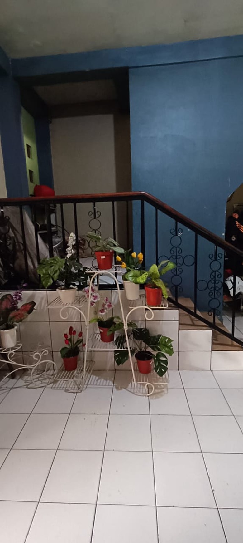 Rumah 3 lantai dan 4 ruko jalan raya Cibinong Pemda Bogor