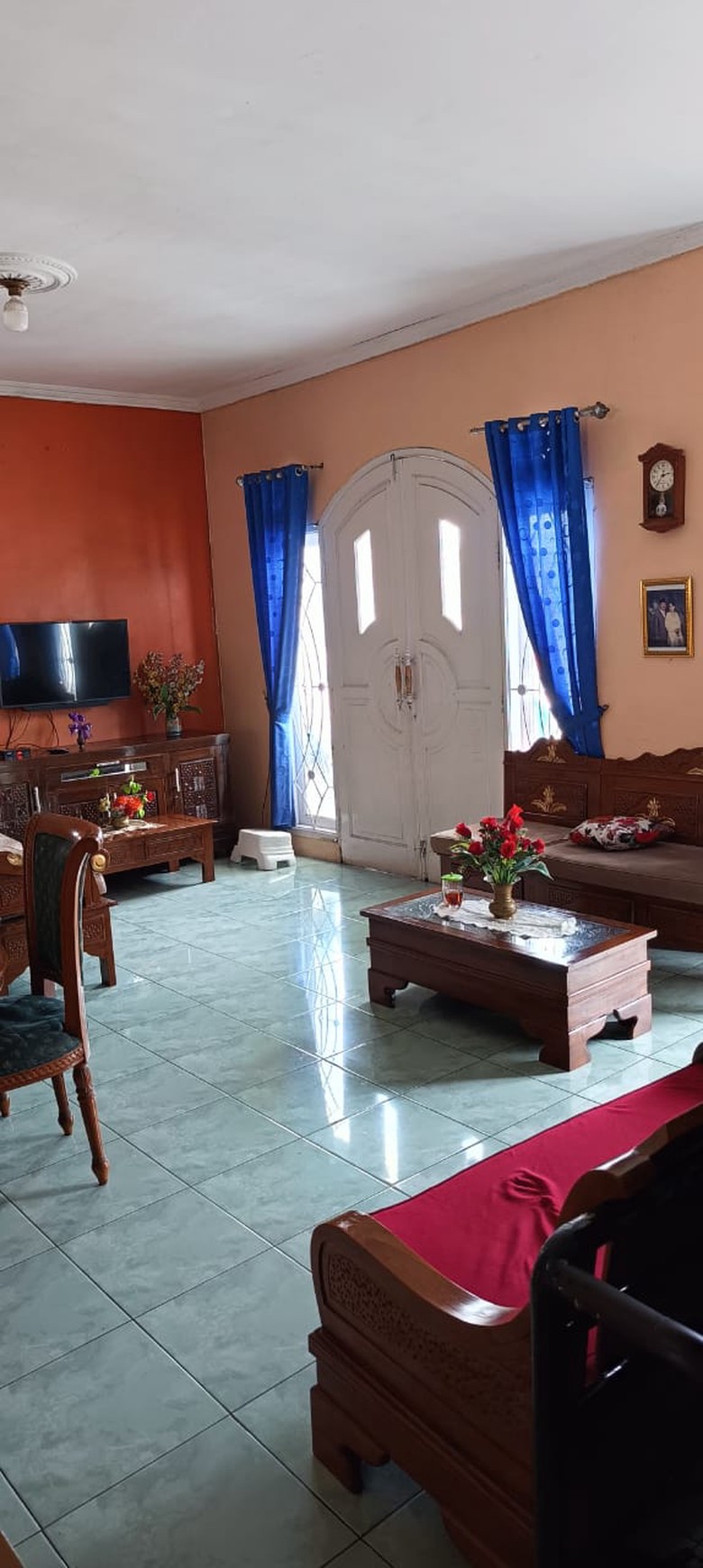 Rumah 3 lantai dan 4 ruko jalan raya Cibinong Pemda Bogor