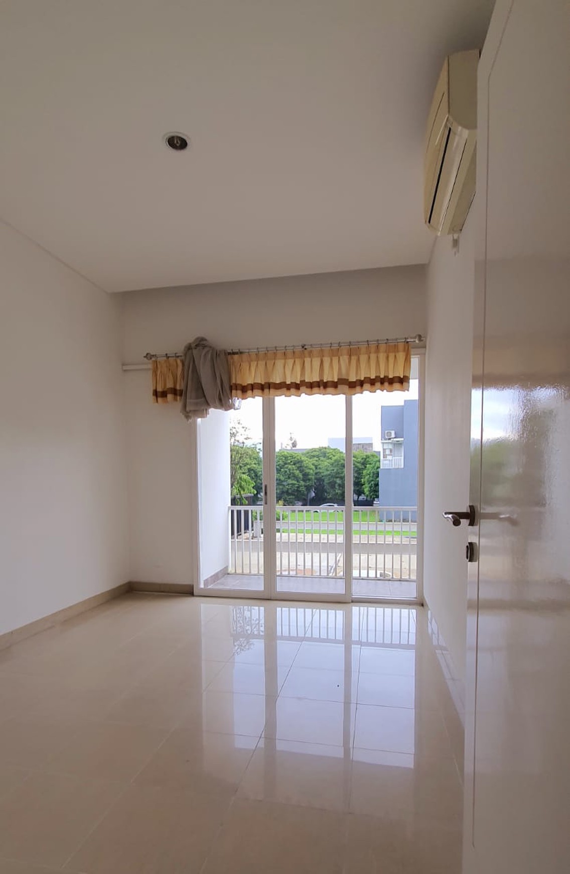 Rumah Bagus Di Cluster Kebayoran Height Bintaro Sektor 7