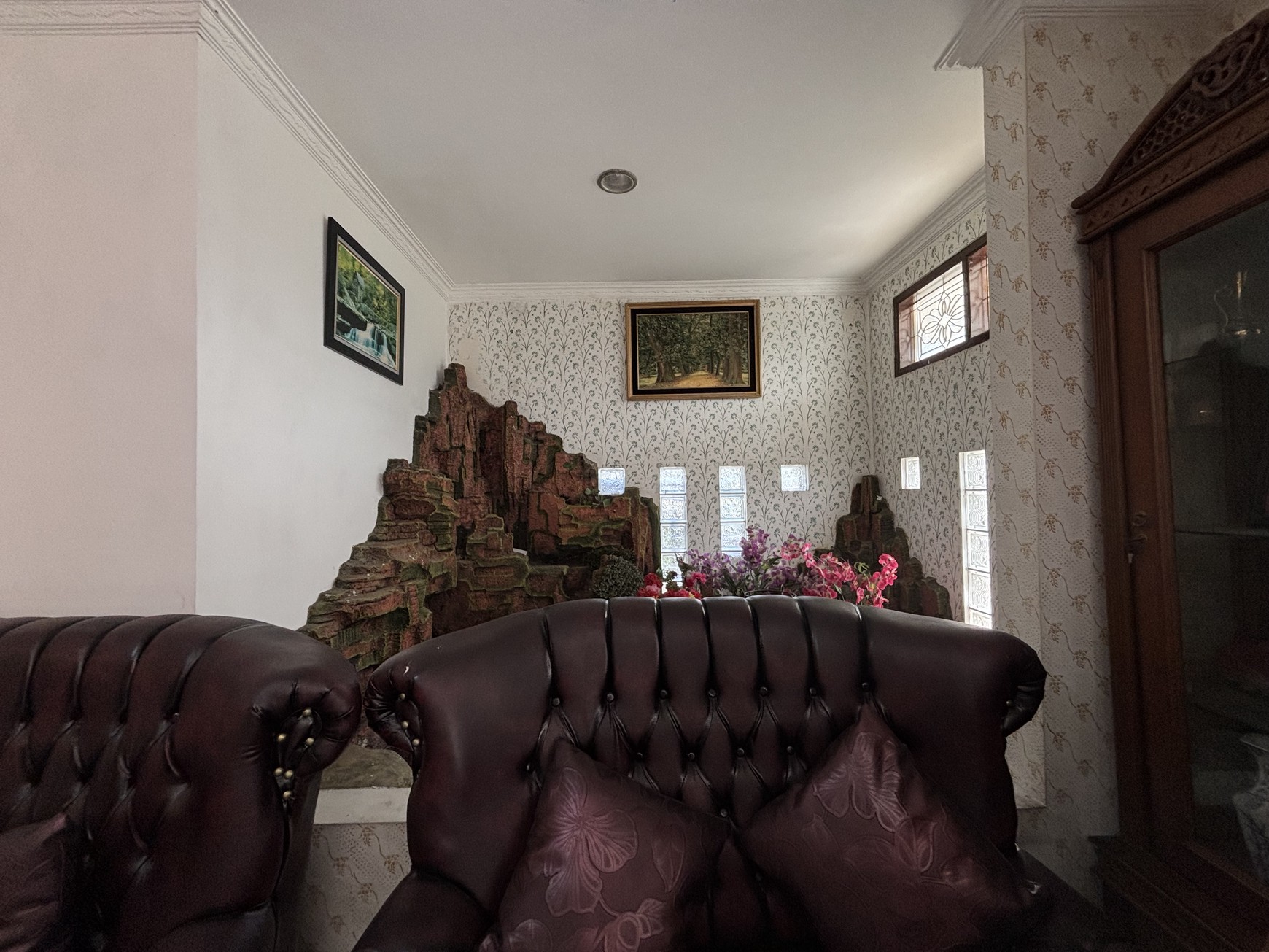 Rumah 2 Lantai Hoek di  di Raffles Hills 