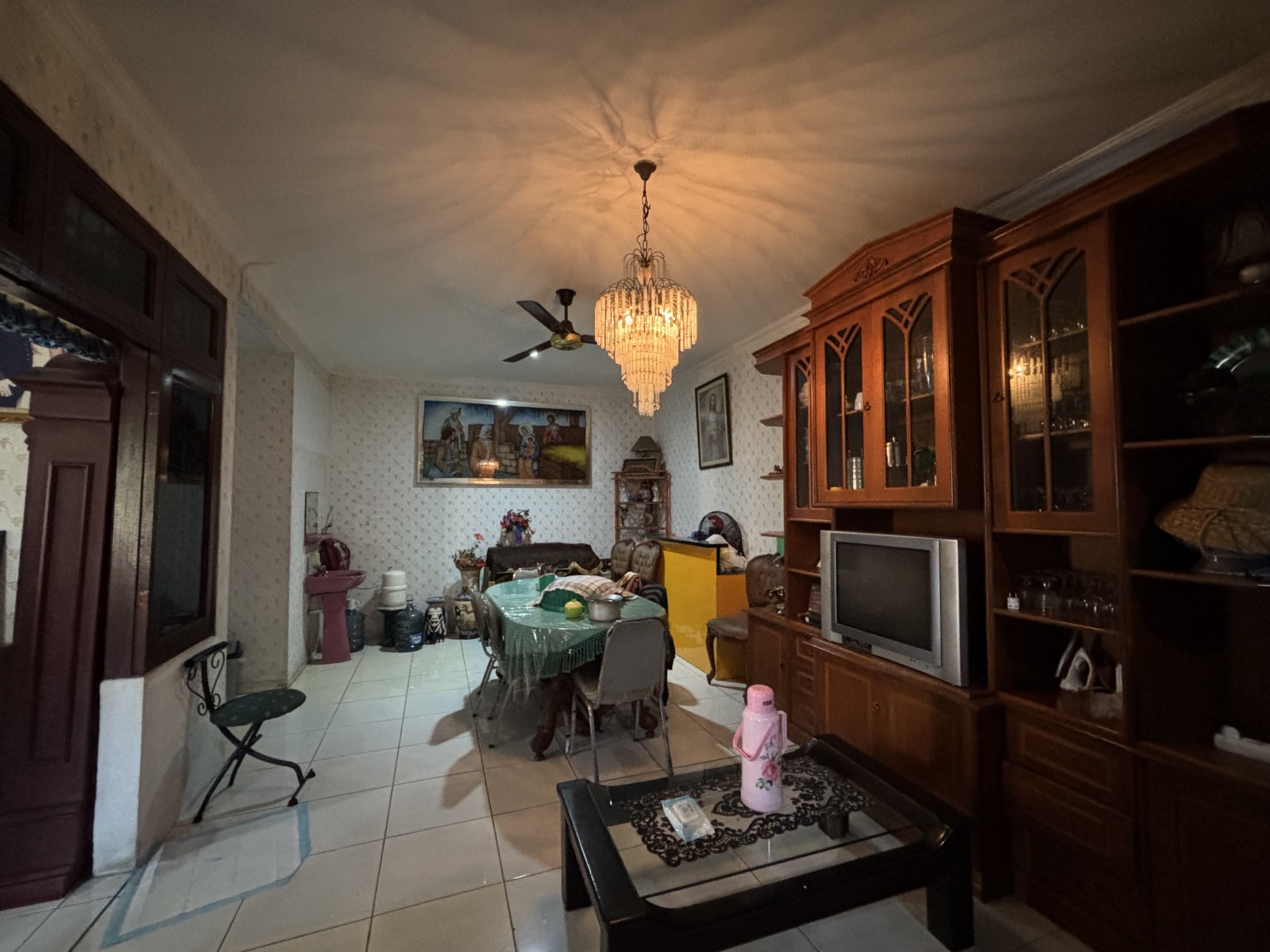 Rumah 2 Lantai Hoek di  di Raffles Hills 