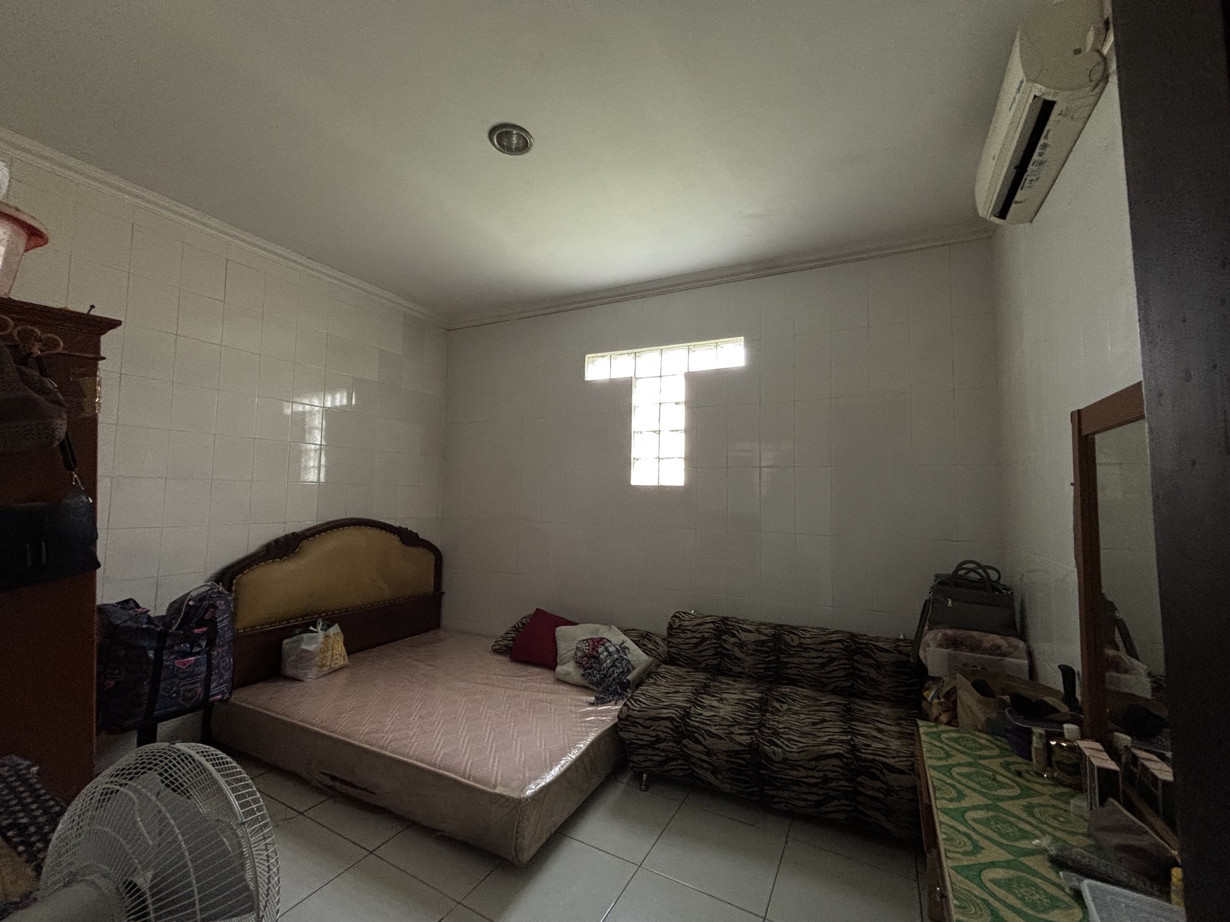 Rumah 2 Lantai Hoek di  di Raffles Hills 