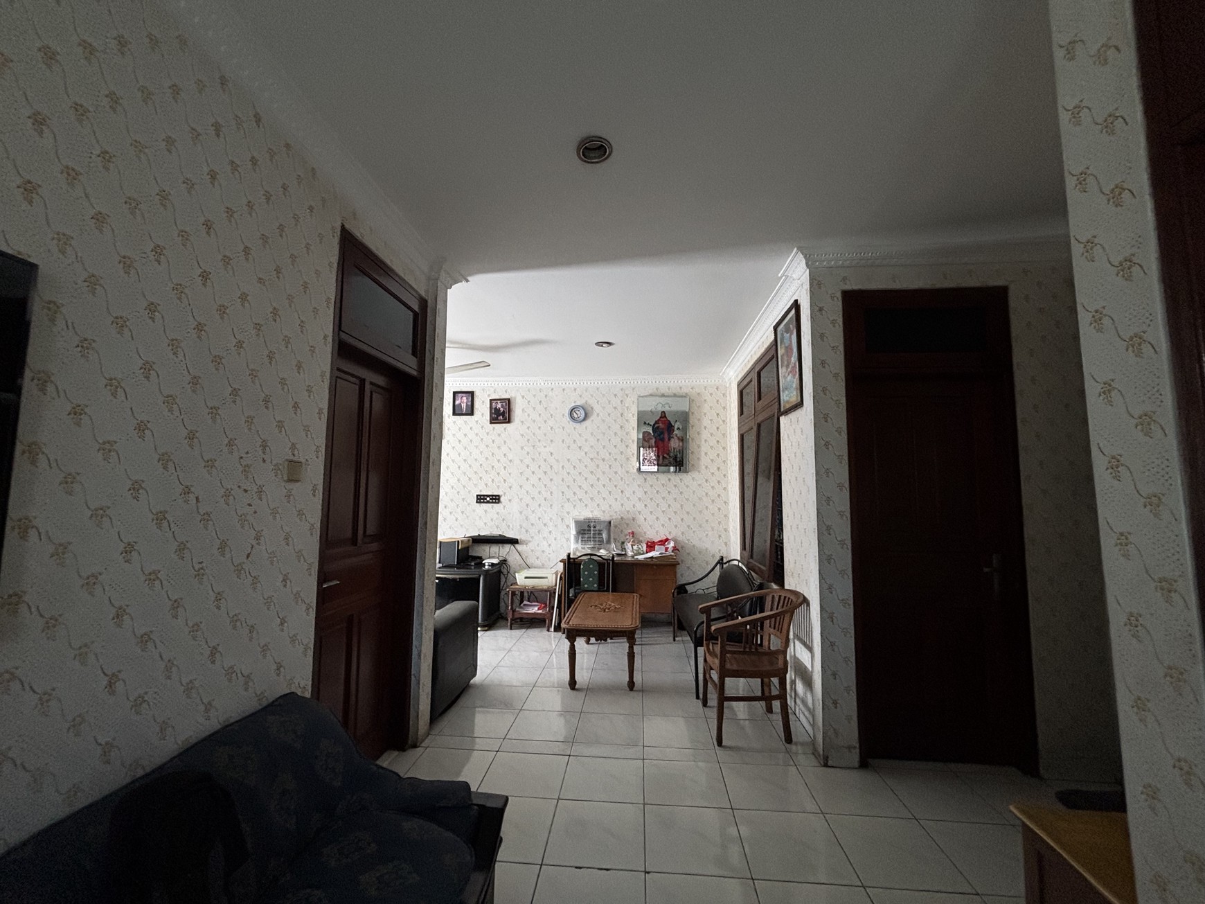 Rumah 2 Lantai Hoek di  di Raffles Hills 