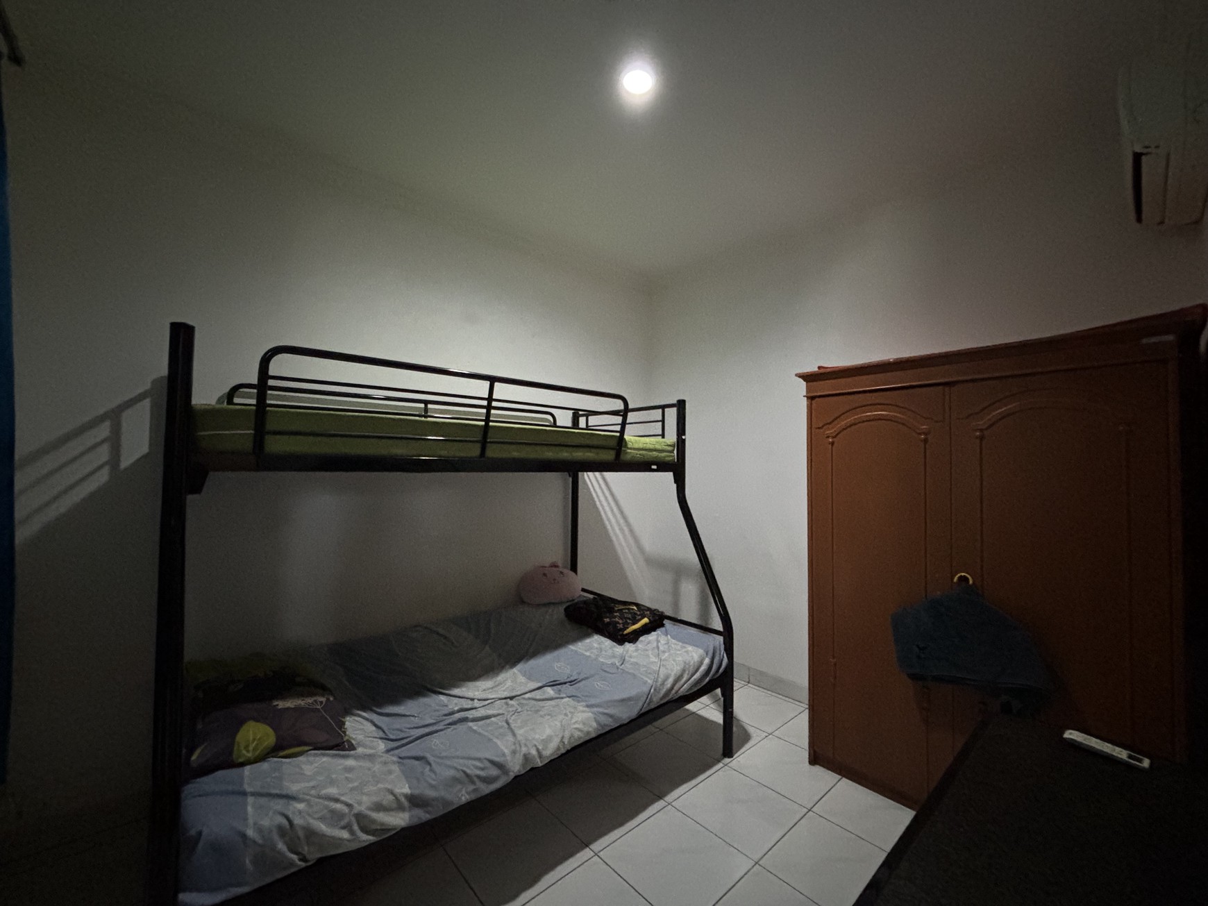 Rumah 2 Lantai Hoek di  di Raffles Hills 