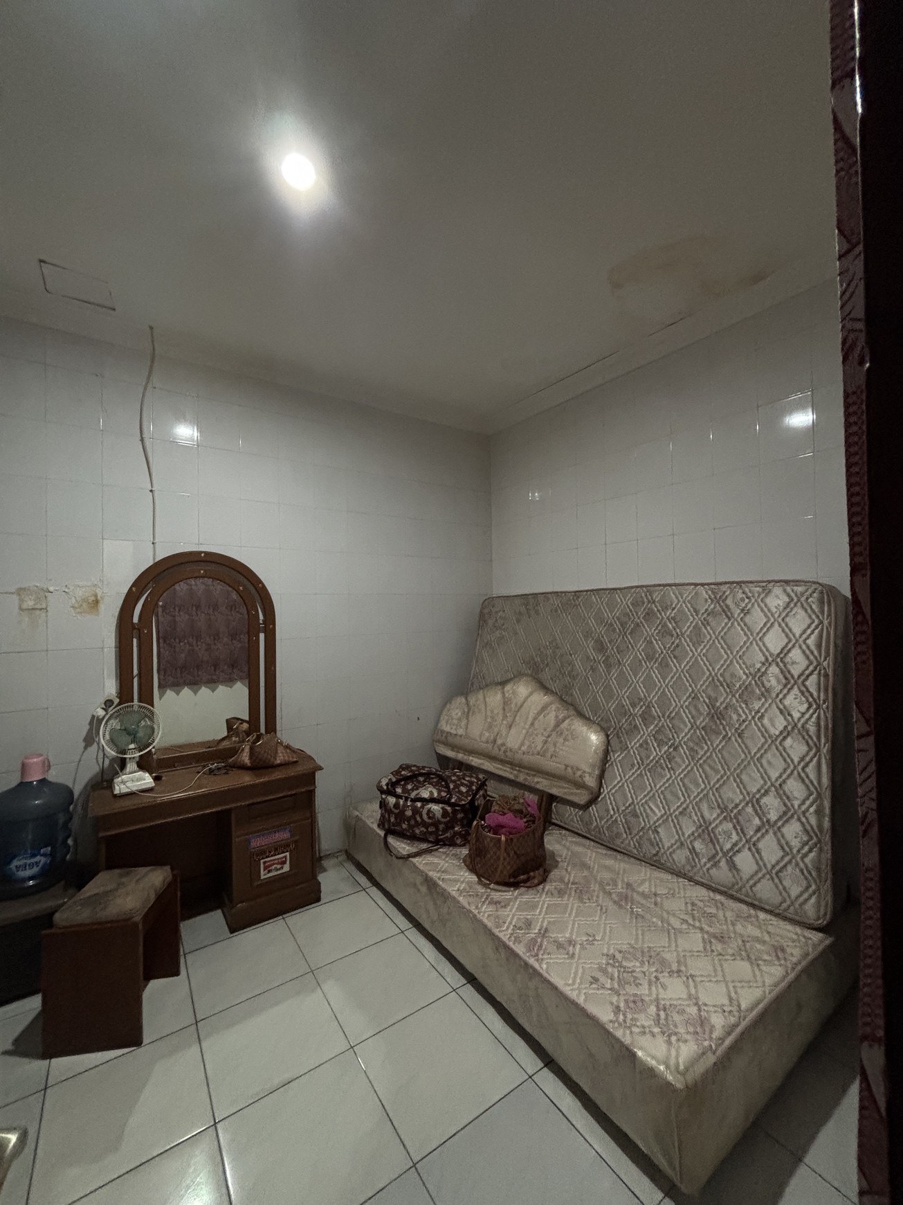 Rumah 2 Lantai Hoek di  di Raffles Hills 