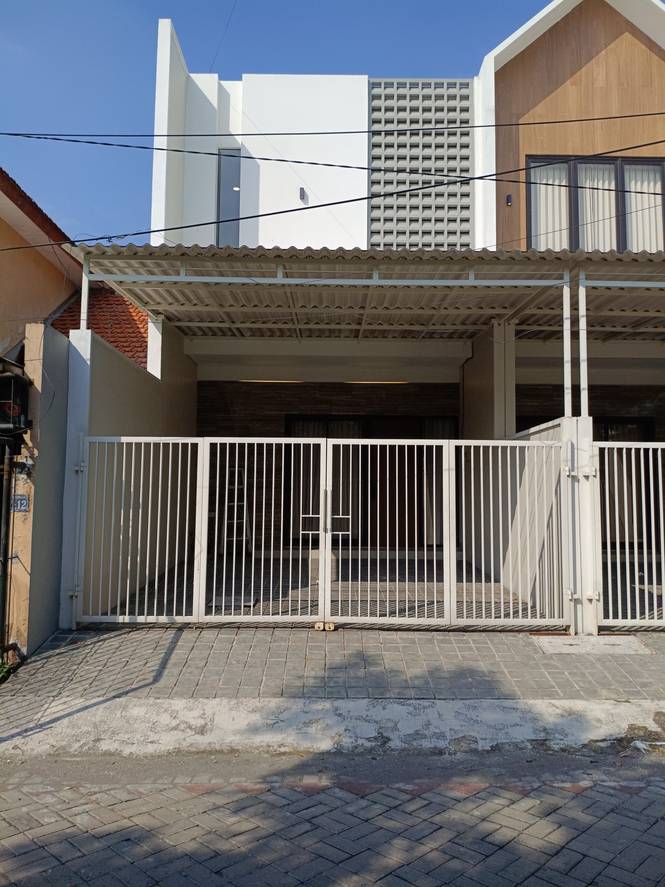 Rumah 2 Lantai Minimalis Surabaya Timur | Semi Furnished Rungkut Menanggal
