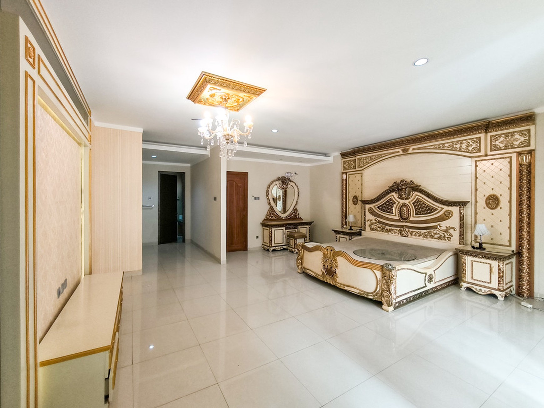 Rumah dekat pos satpam di Bintaro Jaya 7