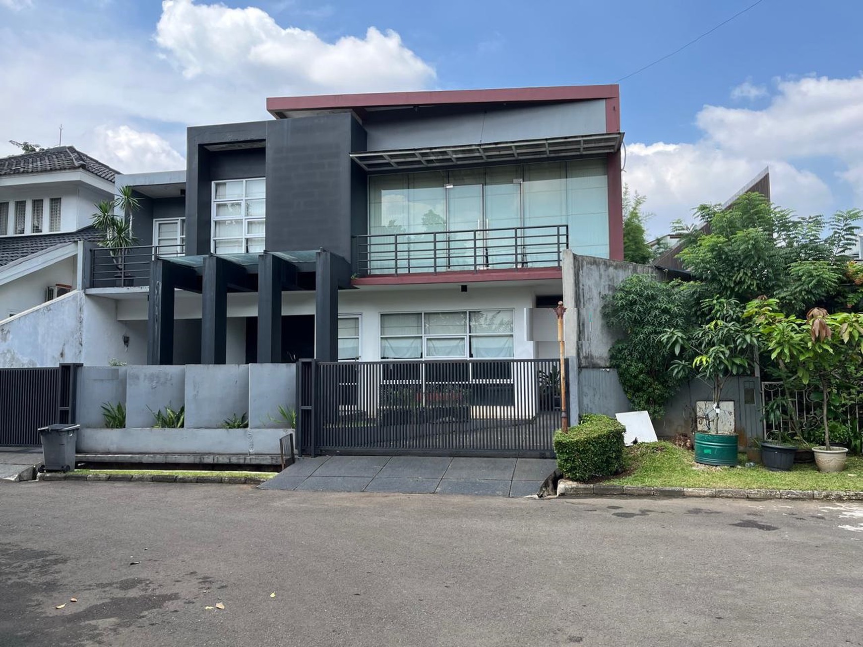 Rumah Bagus, Apik dan Rapih, Siap huni di Bintaro Sektro 9