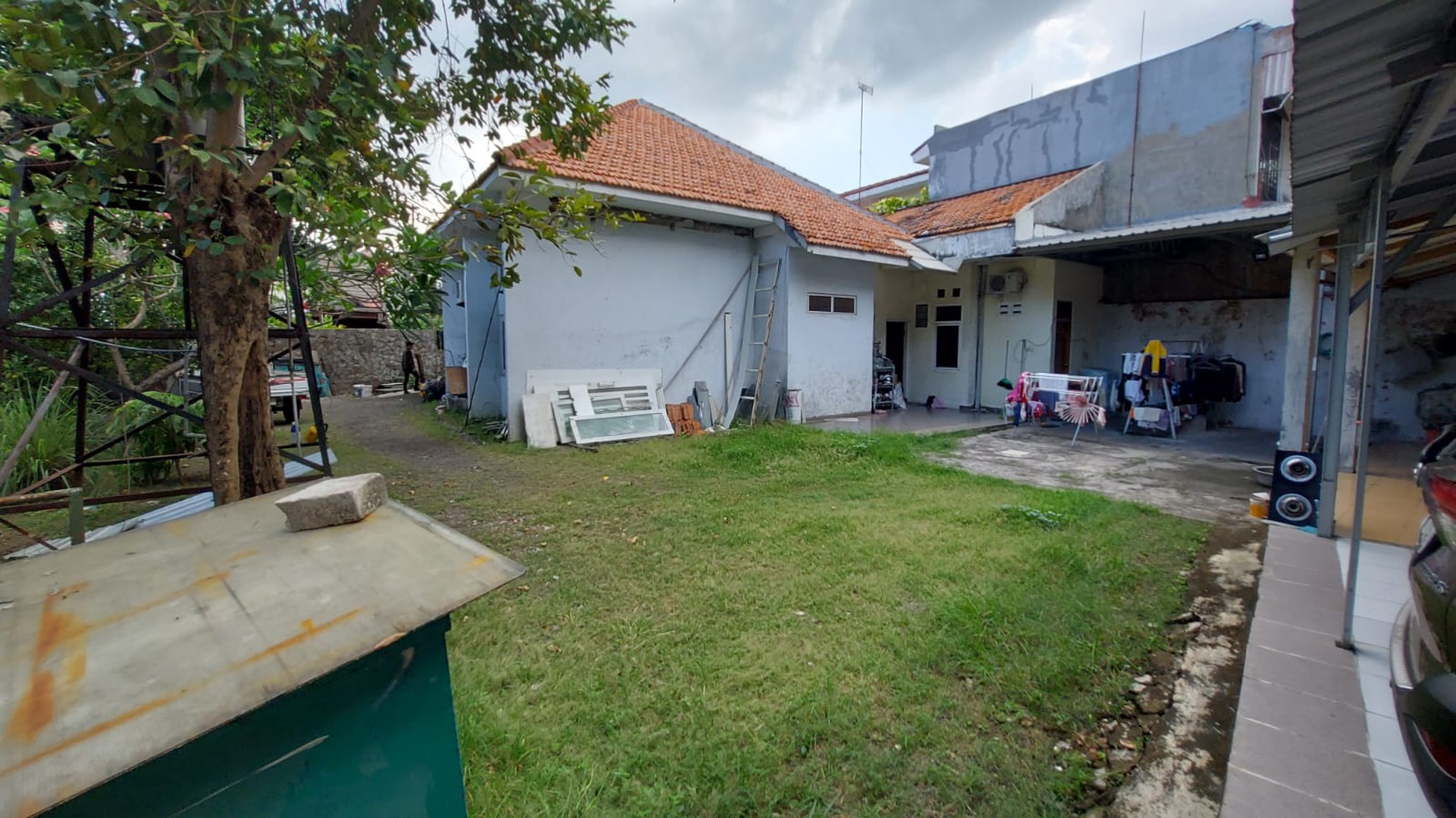 Jemur Andayani: Rumah Klasik 500 m2 Dekat Kampus Petra - Potensi Tinggi!