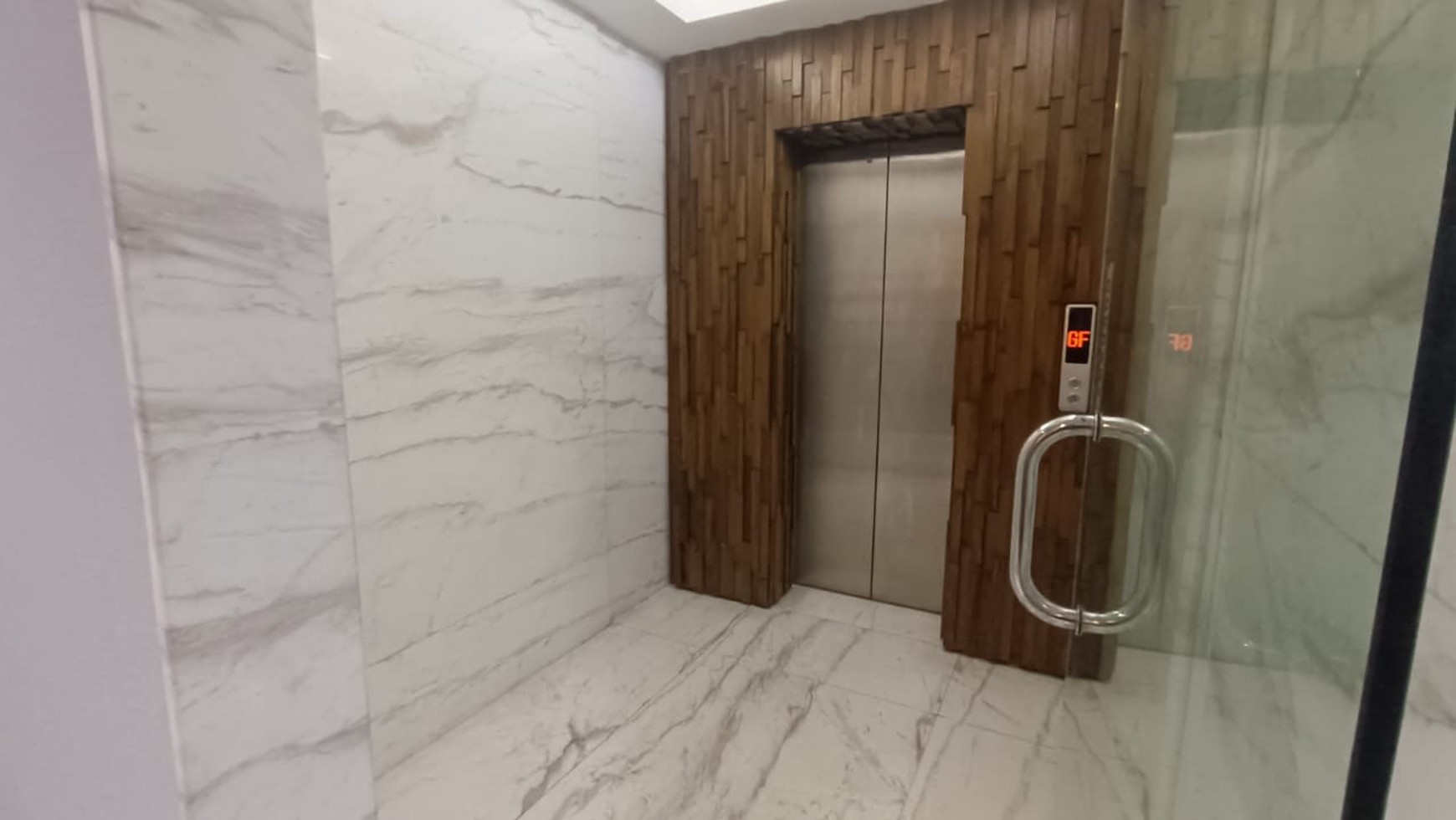 DIJUAL UNIT KOMERSIL JAND GATOT SUBROTO