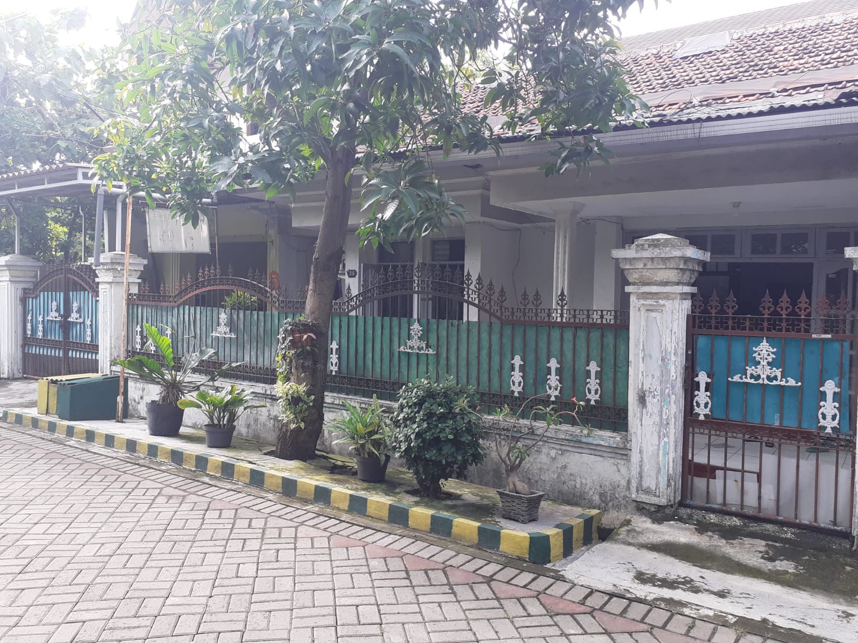 Dijual Rumah Hook Rungkut Menanggal Harapan Luas Tanah 194m²