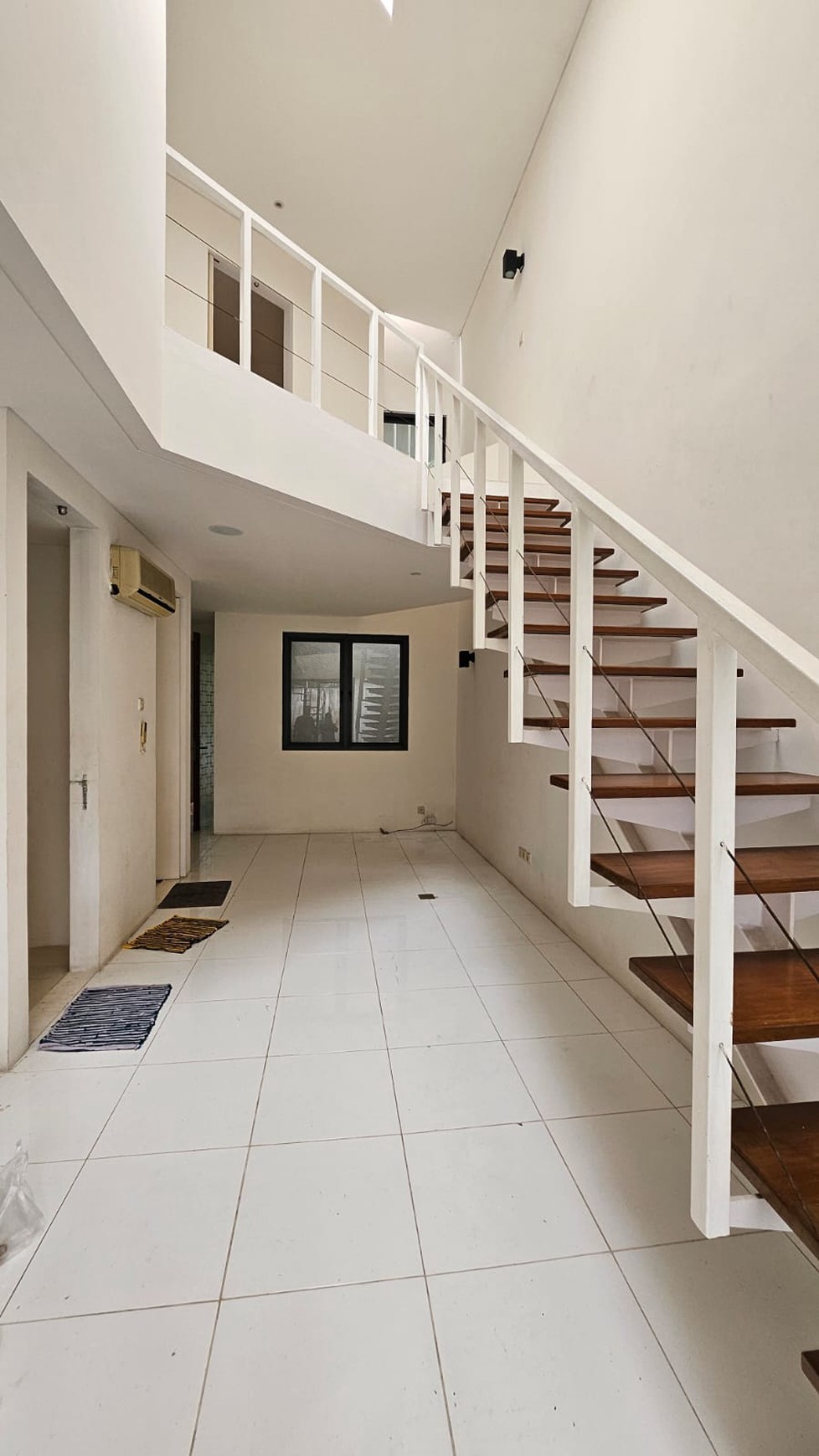 Rumah Bagus Di Ozone Residence Veteran Bintaro Jakarta Selatan