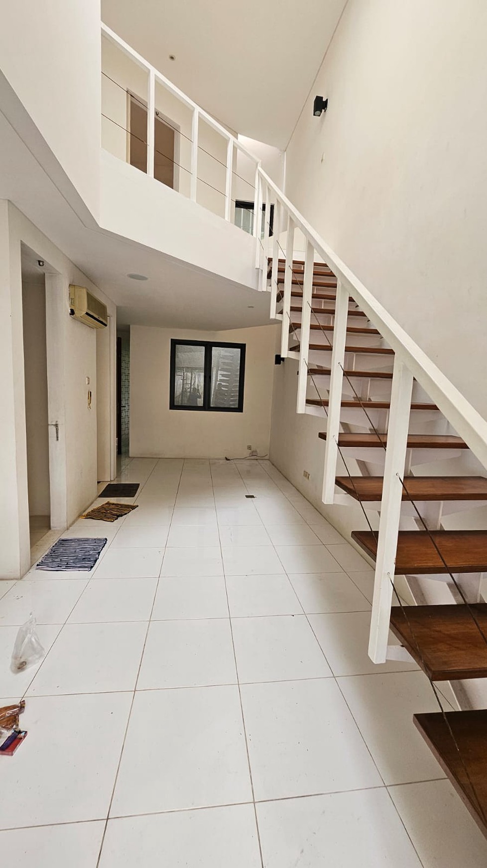 Rumah Bagus Di Ozone Residence Veteran Bintaro Jakarta Selatan