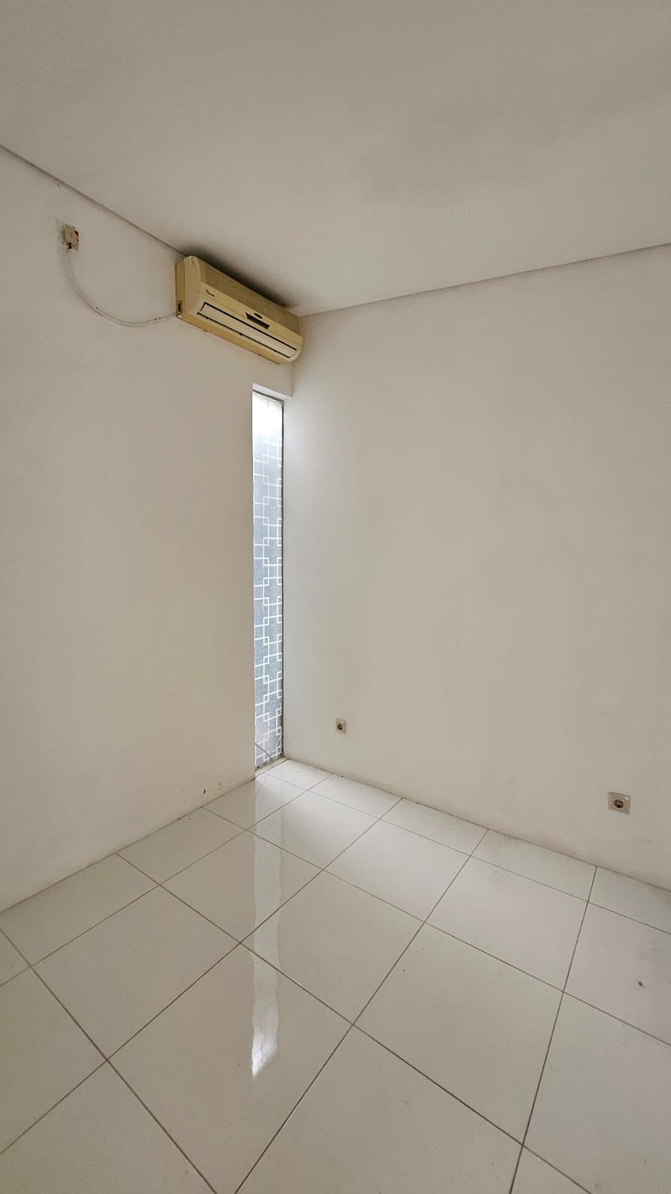 Rumah Bagus Di Ozone Residence Veteran Bintaro Jakarta Selatan