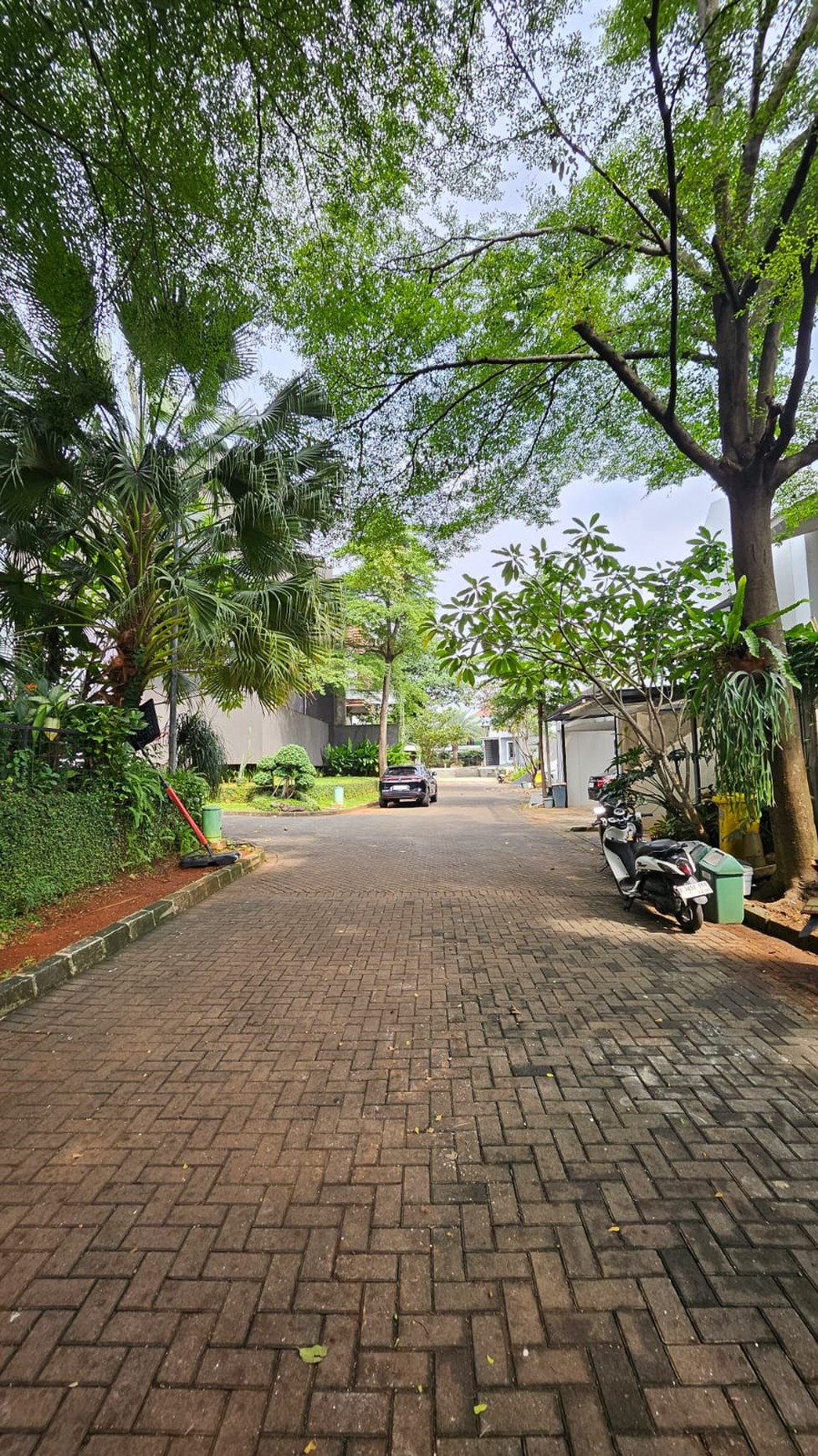 Rumah Bagus Di Ozone Residence Veteran Bintaro Jakarta Selatan