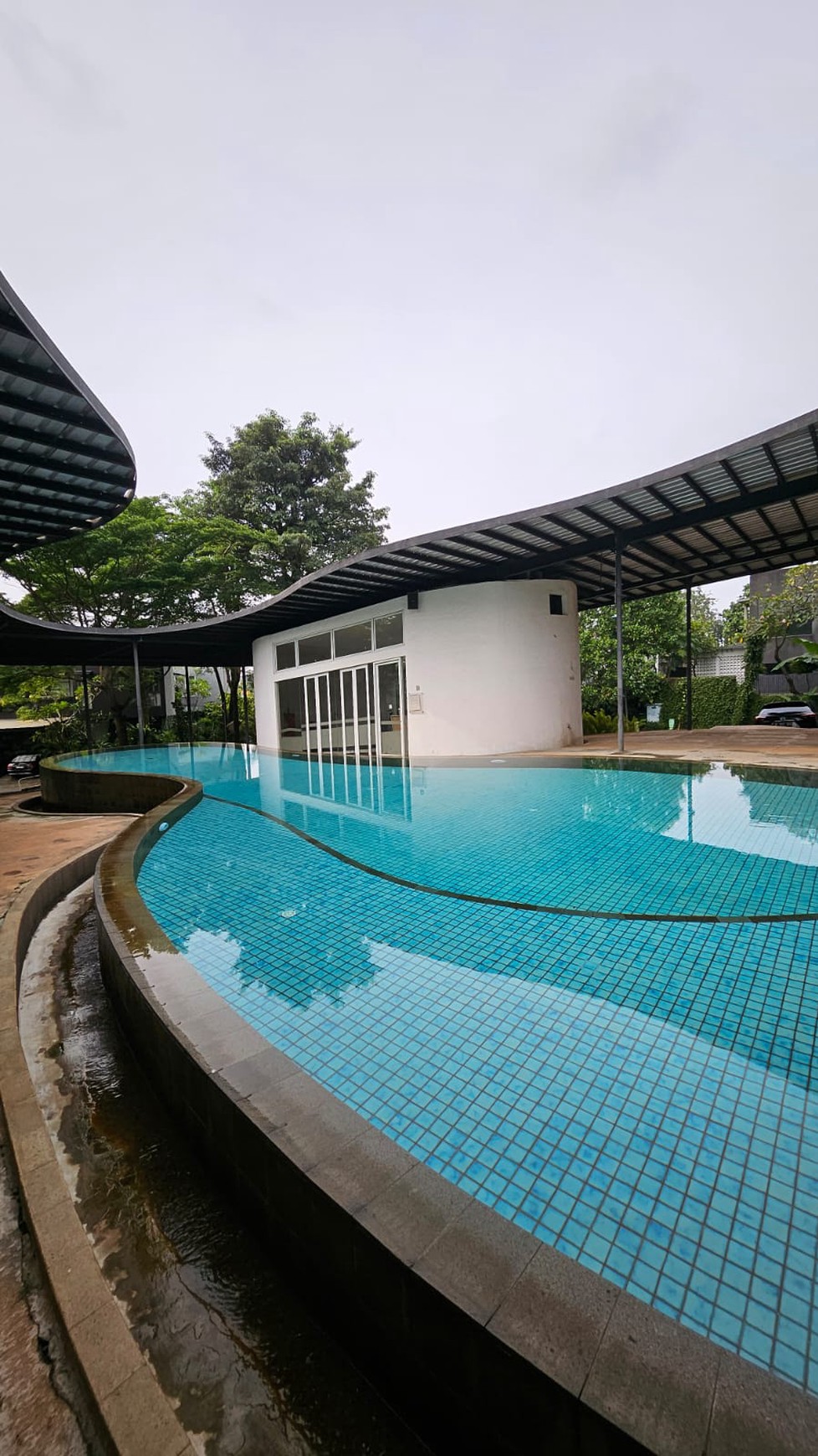 Rumah Bagus Di Ozone Residence Veteran Bintaro Jakarta Selatan