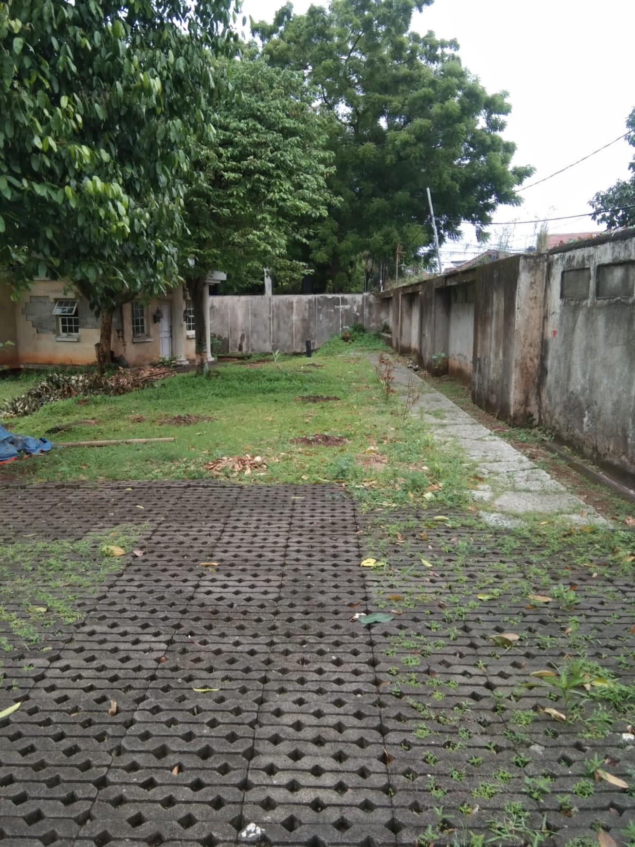 Rumah Tua Hitung Tanah area Jl WR Supratman, Ciputat Timur, Tangerang Selatan.