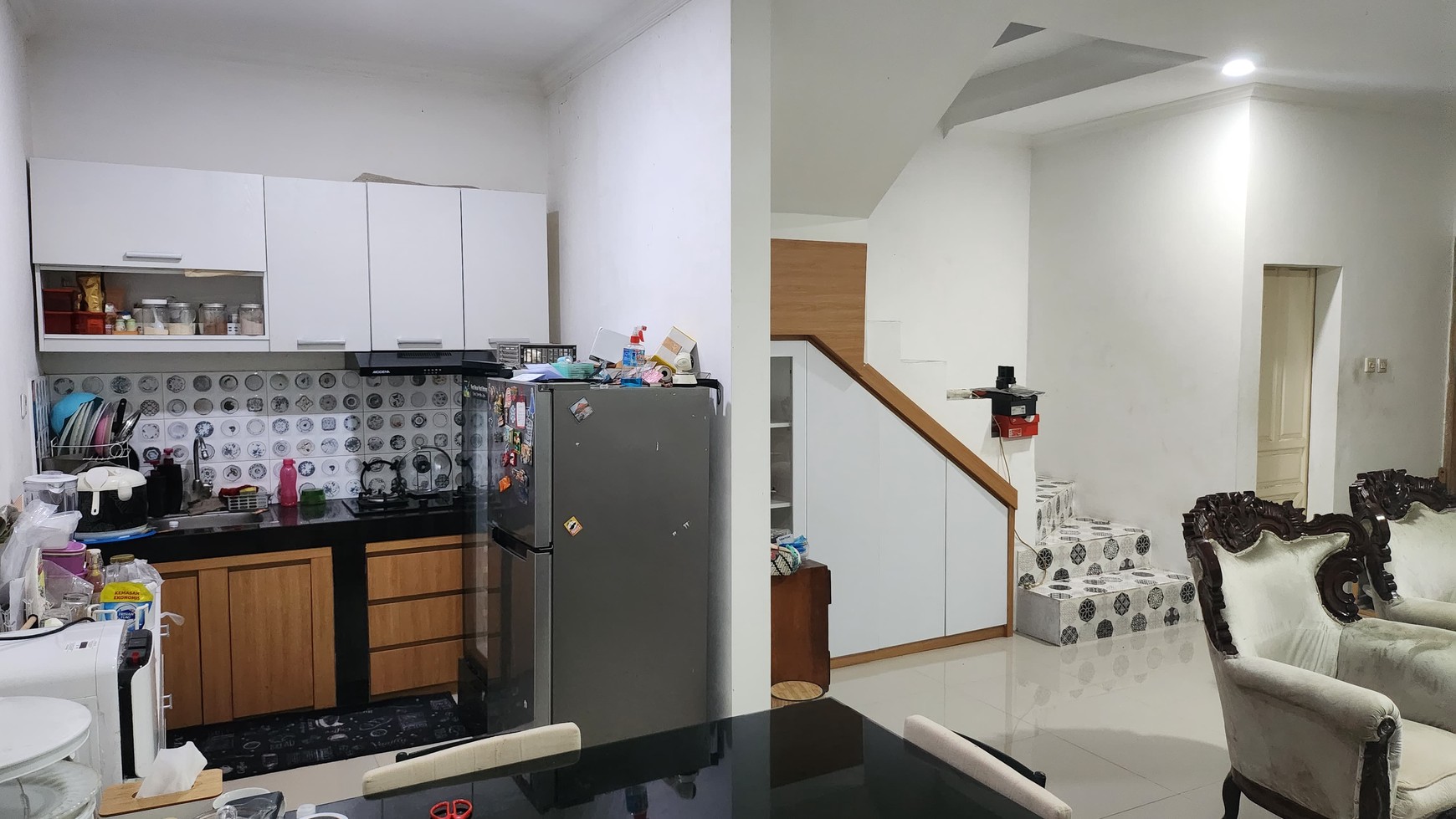 Rumah 2 Lantai Siap Huni Fasilitas Umum Serba Dekat di Jalan Marinir Timur Pondok Kelapa